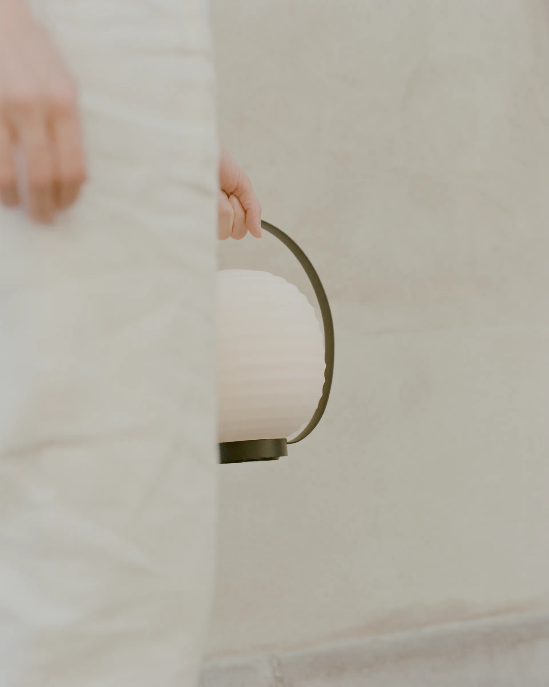 Lantern portabel bordslampa 23x18 cm, Black New Works