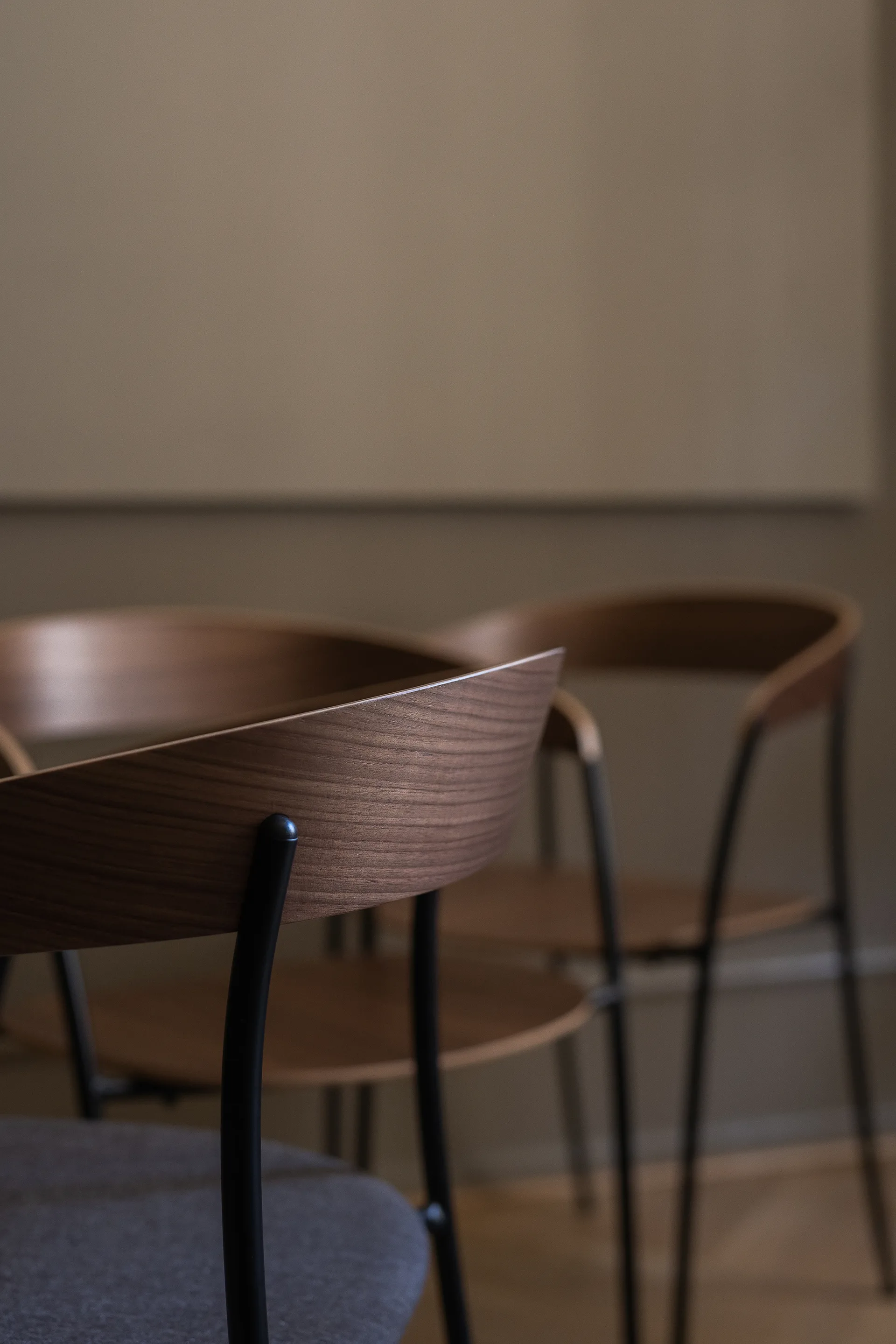 Missing karmstol, Valnöt New Works