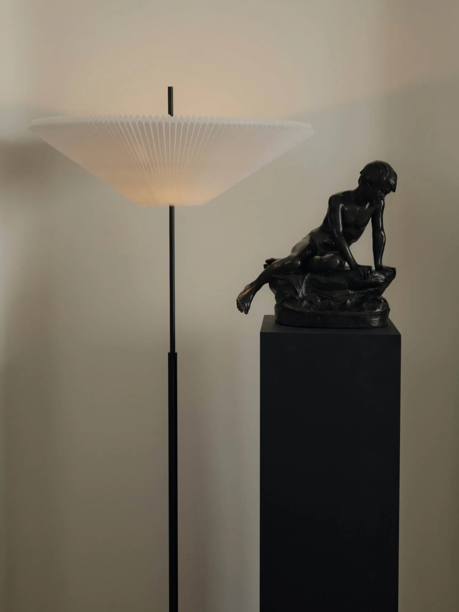 Nebra golvlampa, White (vit), 150 cm New Works