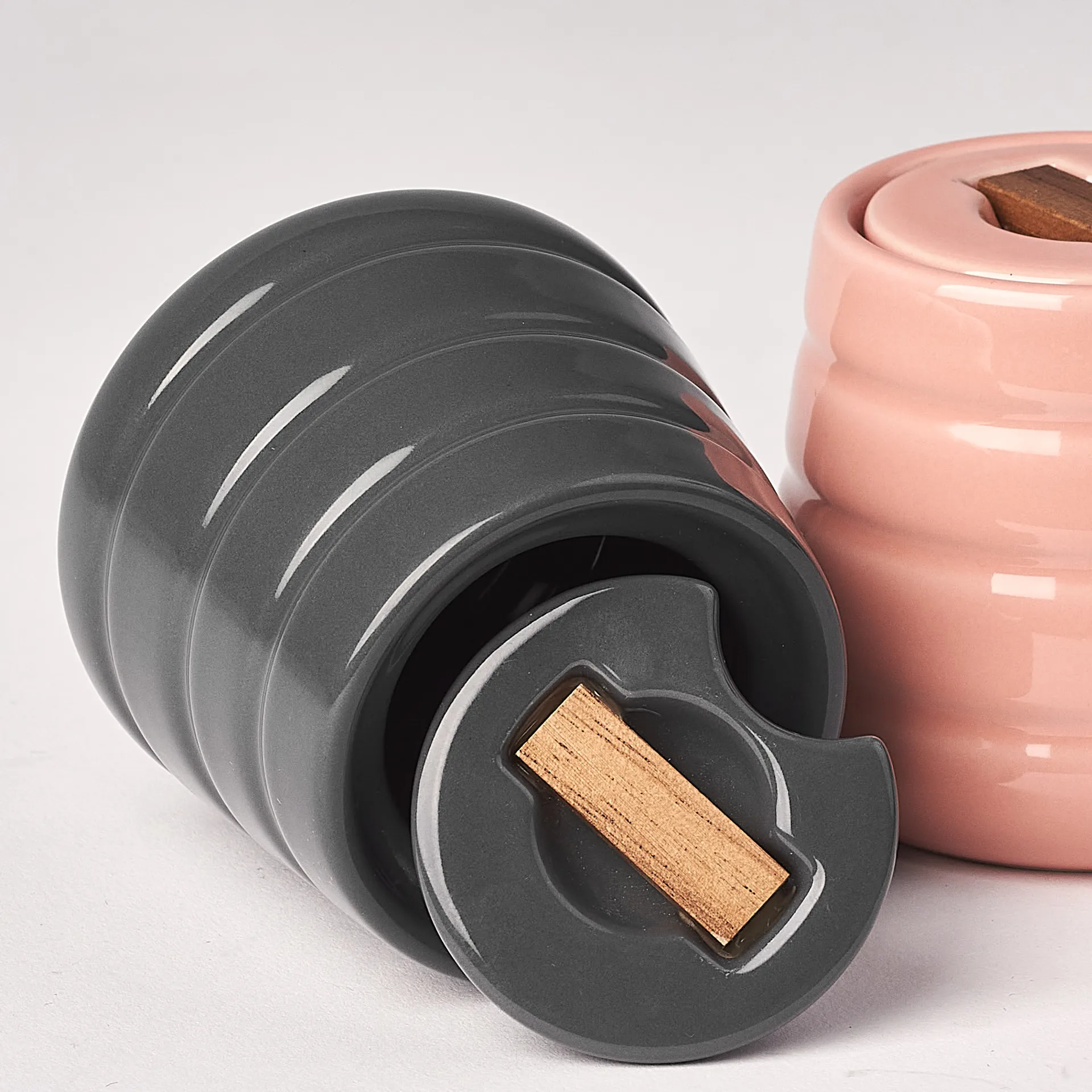 Lines sockerskål, Mörkgrå NJRD