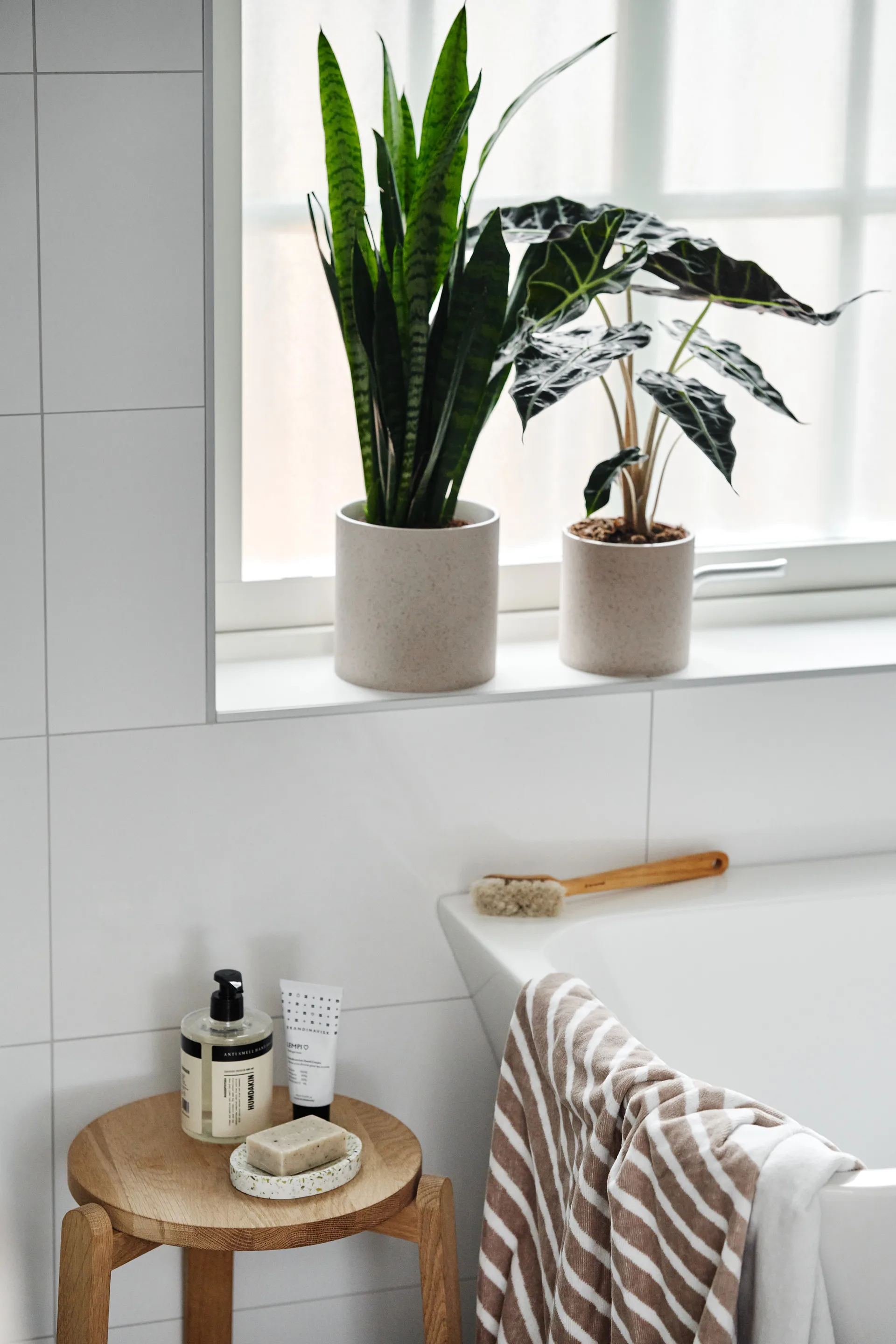 Stripes badhandduk 100x150 cm, Beige NJRD