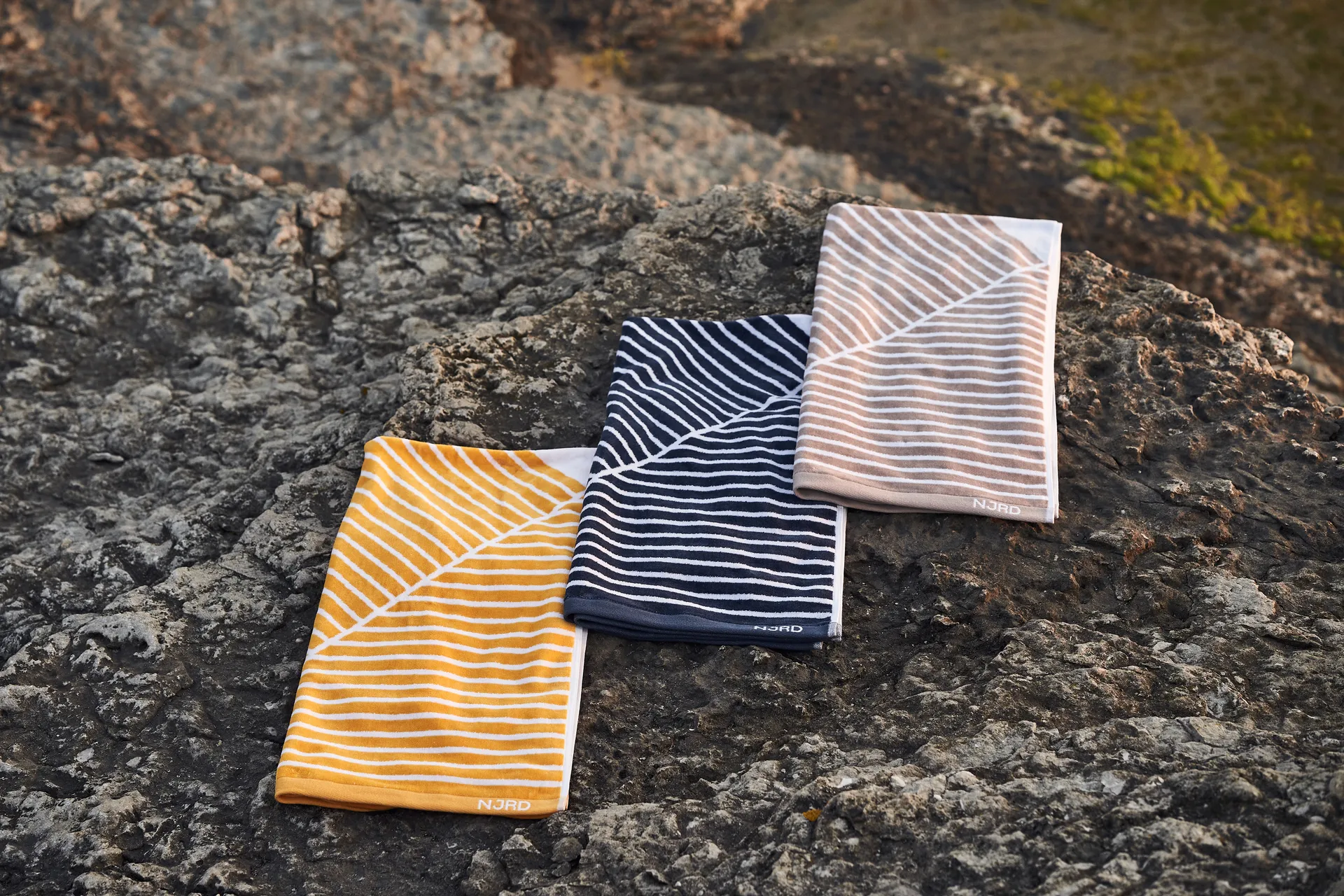 Stripes badhandduk 70x140 cm, Beige NJRD