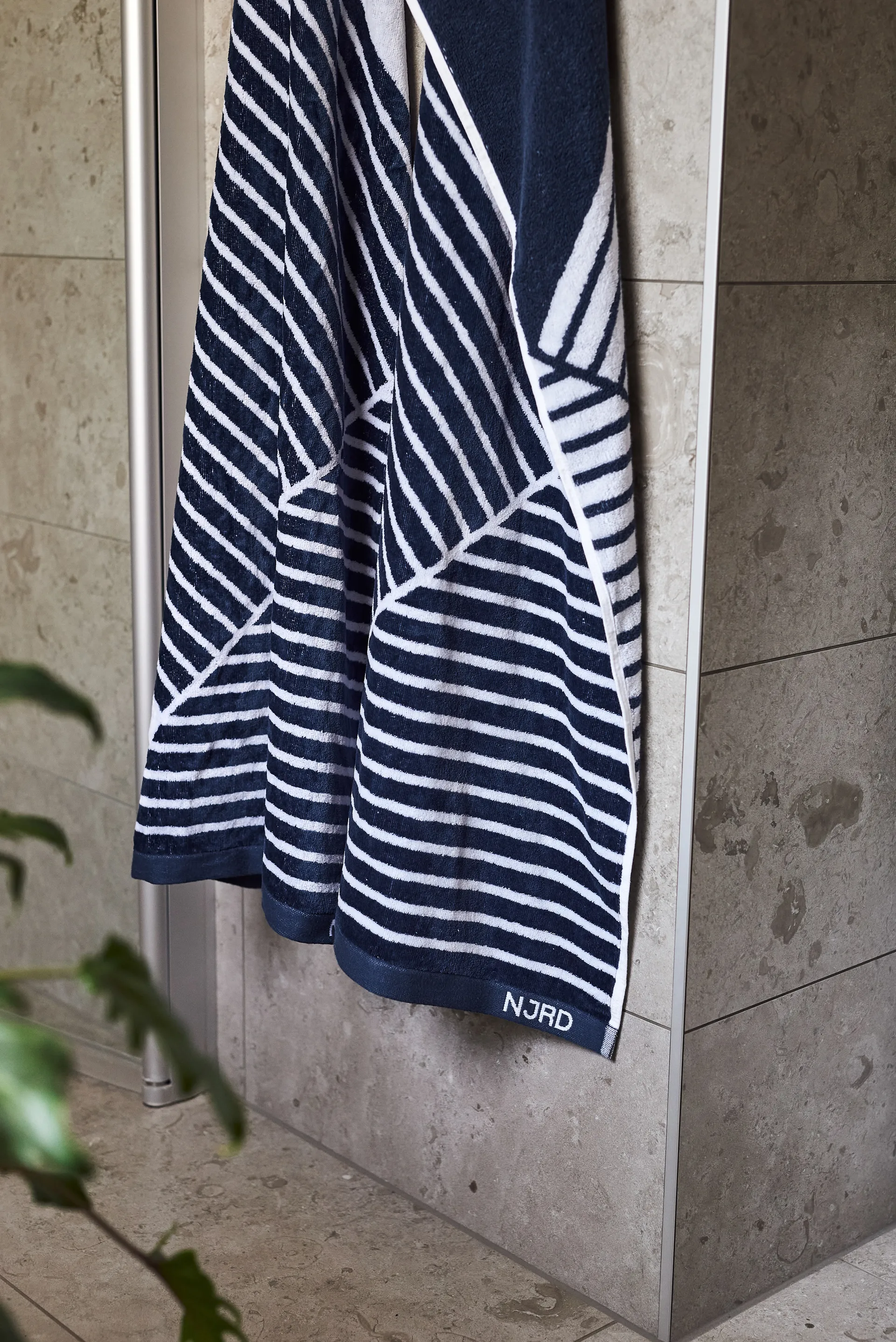 Stripes badhandduk 70x140 cm, Blå NJRD