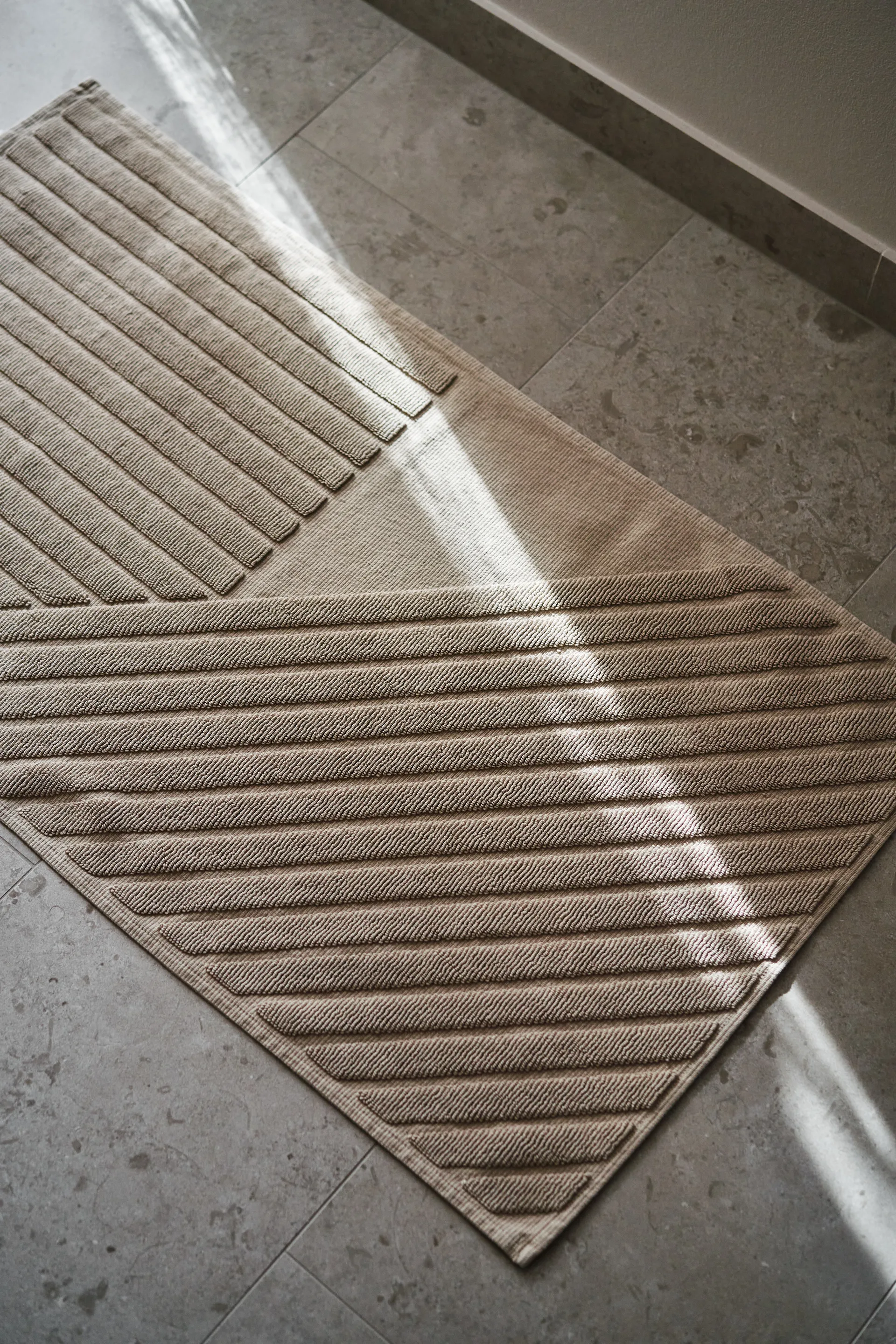 Stripes badrumsmatta 50x90 cm, Beige NJRD