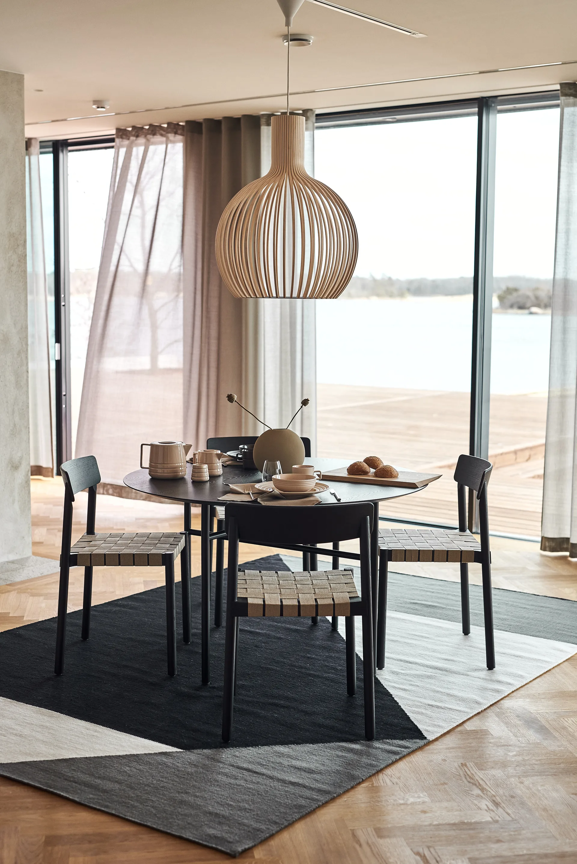 Stripes blocks kelimmatta svart, 170x240 cm NJRD