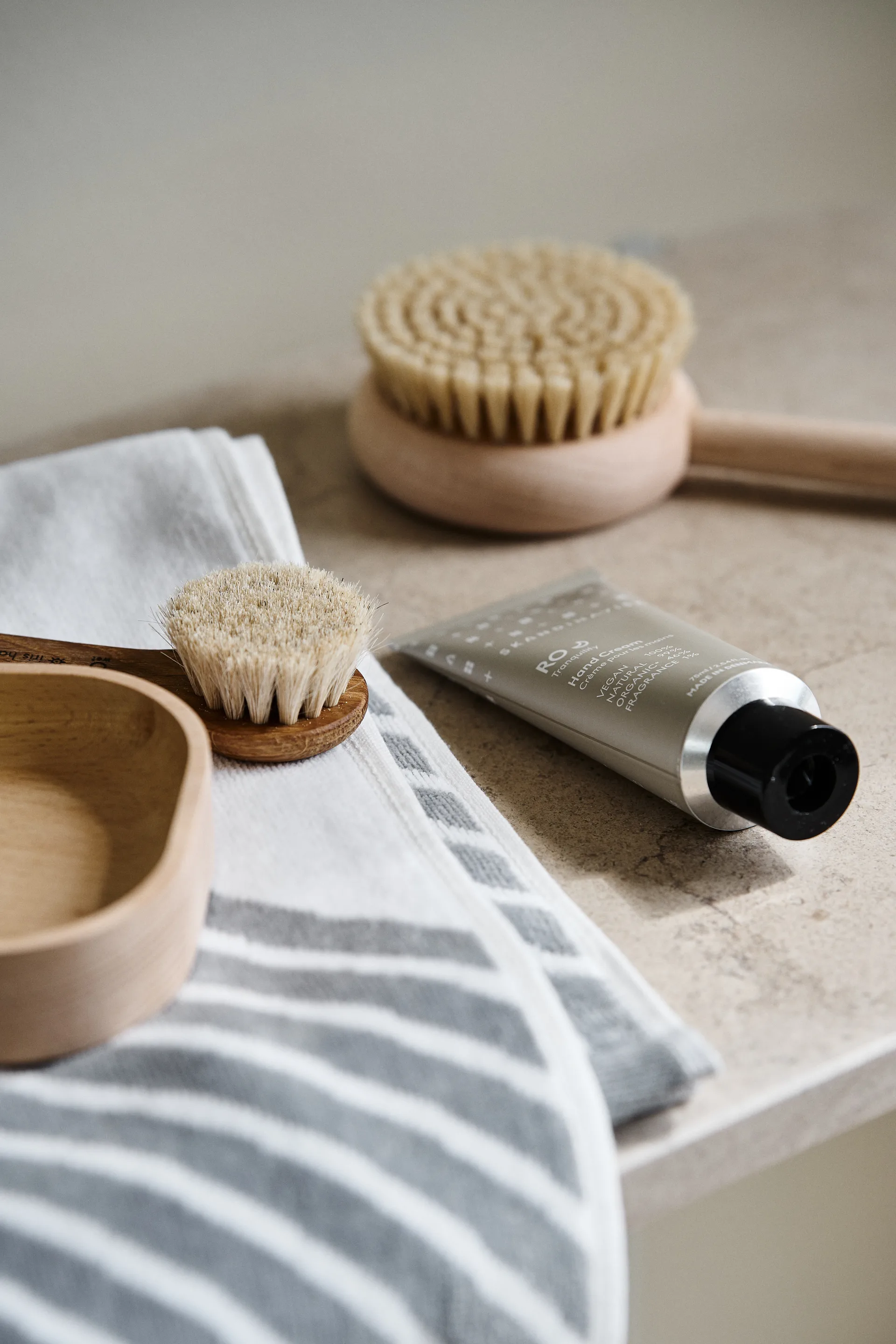 Stripes handduksset 4 delar - Grå NJRD