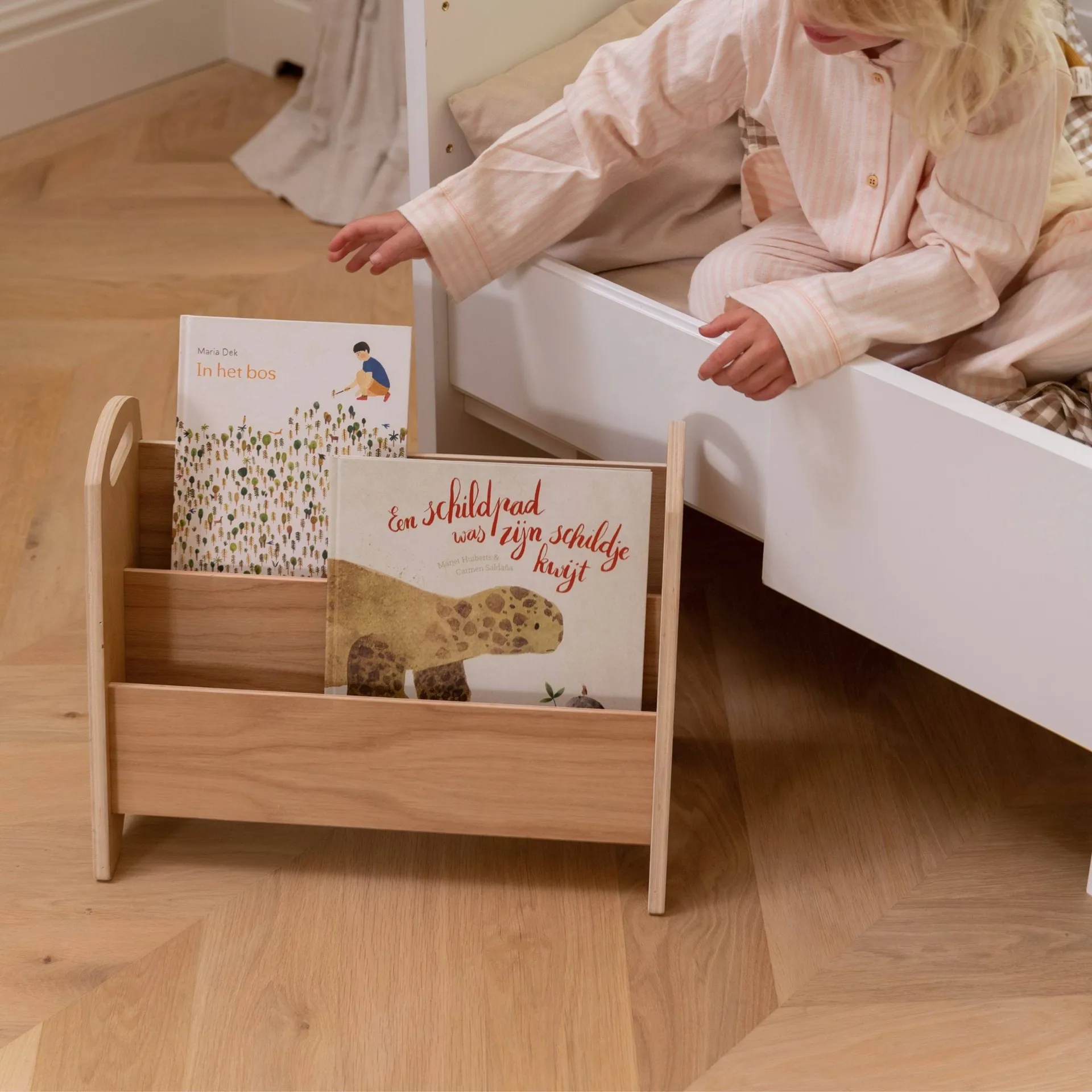 Book holder bokhylla för barn, Ek Nofred