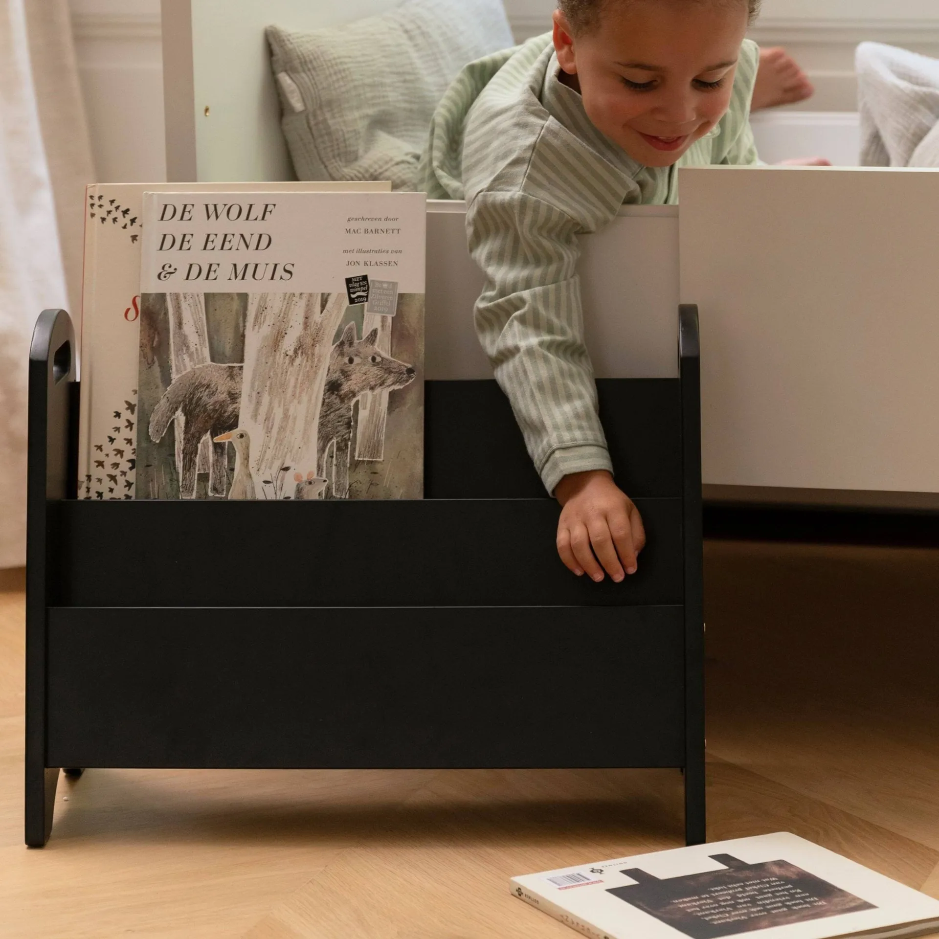 Book holder bokhylla för barn, Svart Nofred