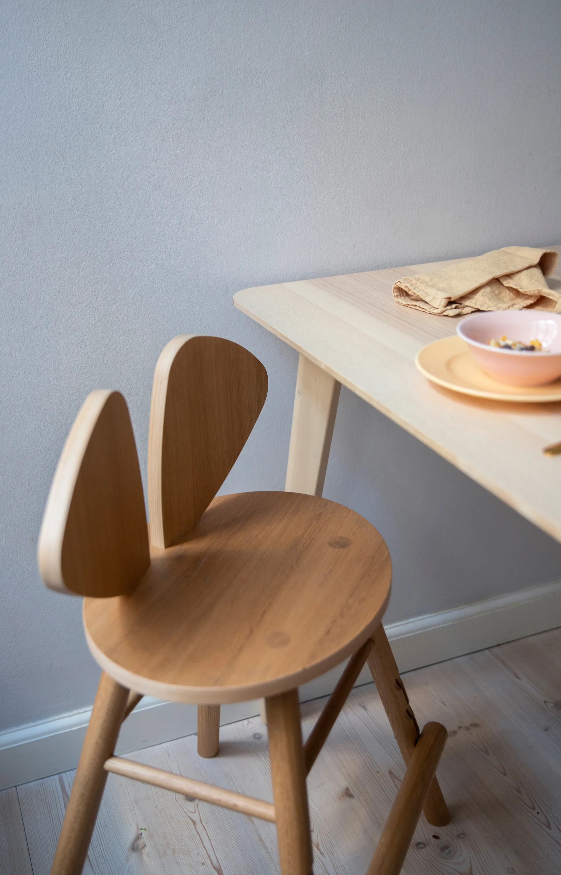 Mouse Chair Junior stol, Ek Nofred