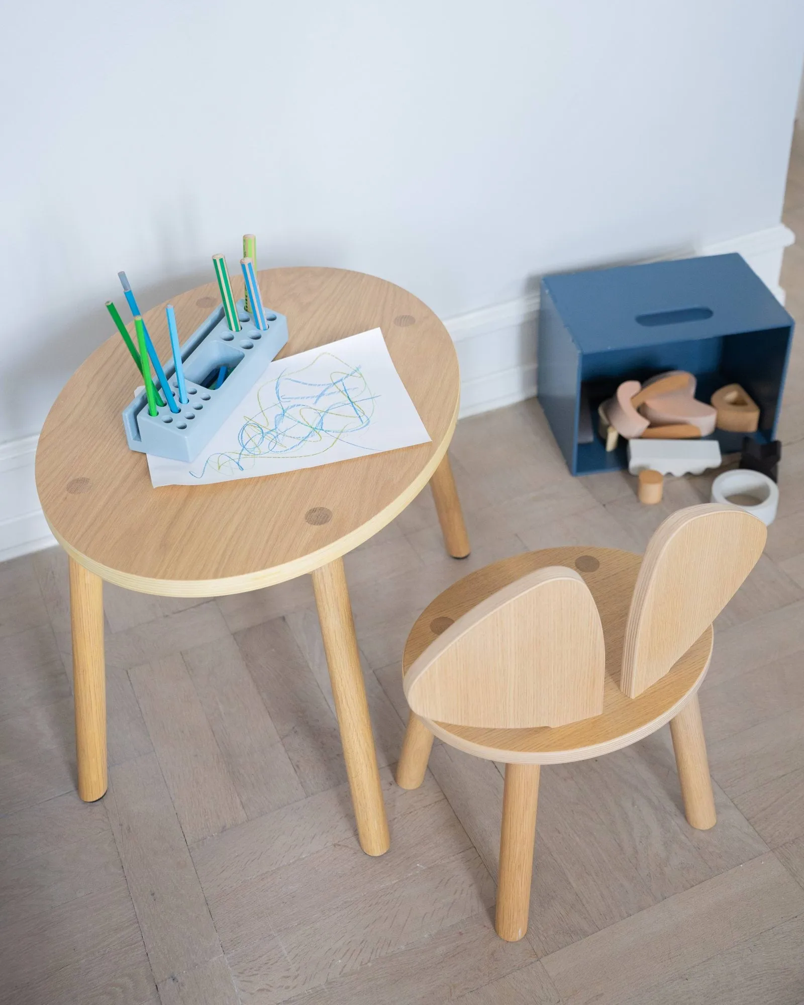 Mouse Table barnbord, Ek Nofred