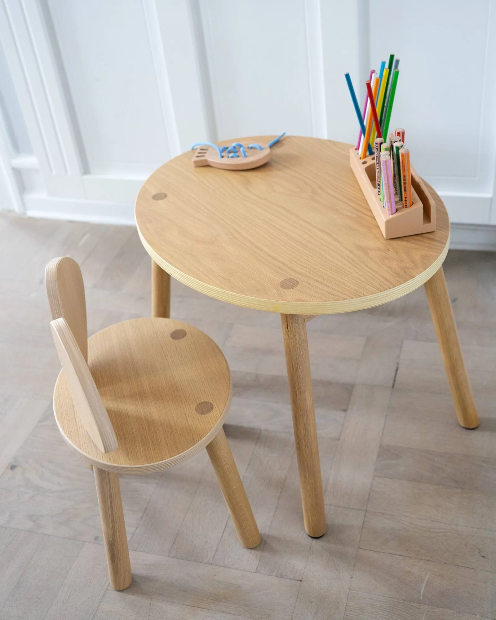 Mouse Table barnbord, Ek Nofred