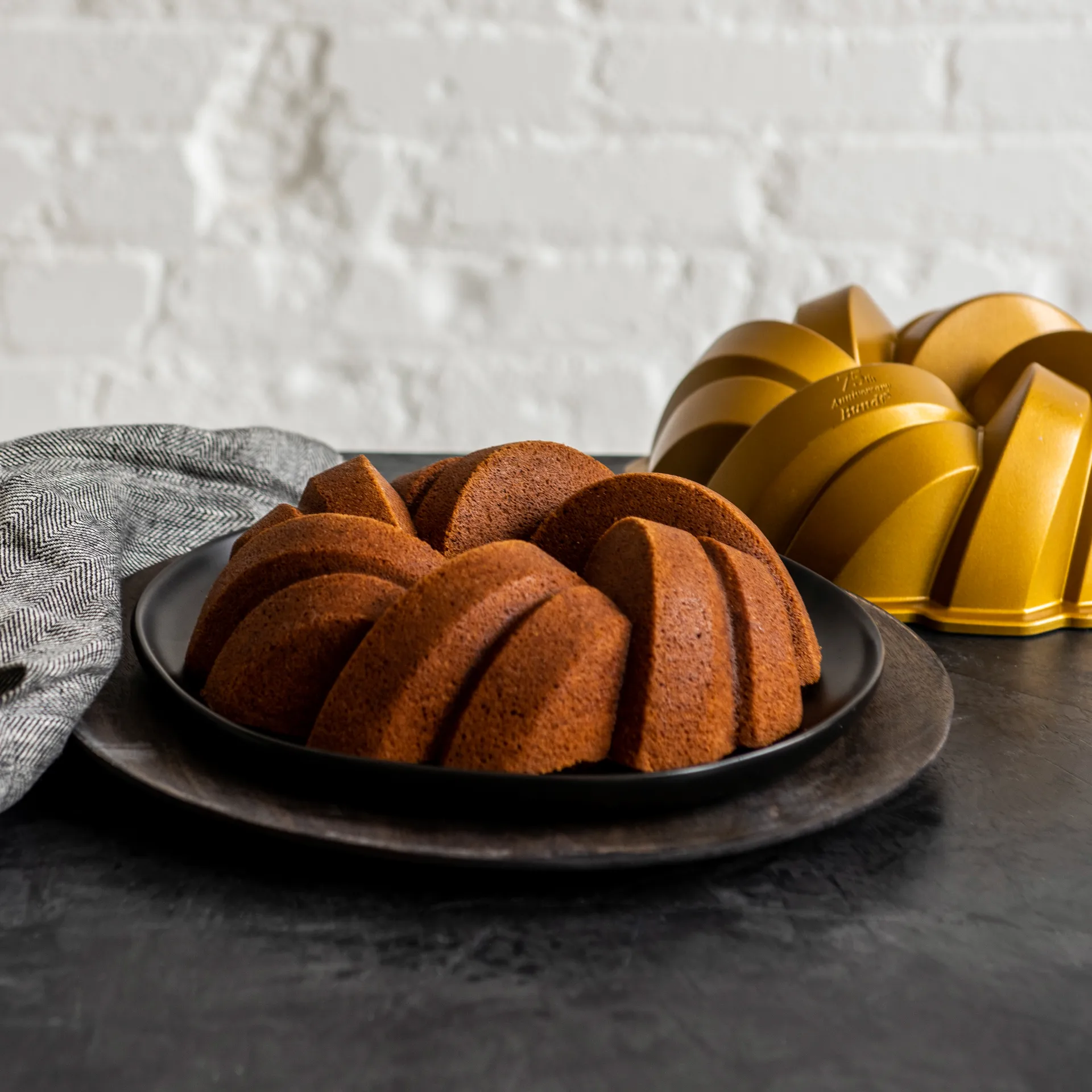 Nordic Ware 75th anniversary braided bundt bakform, 2,4 L Nordic Ware