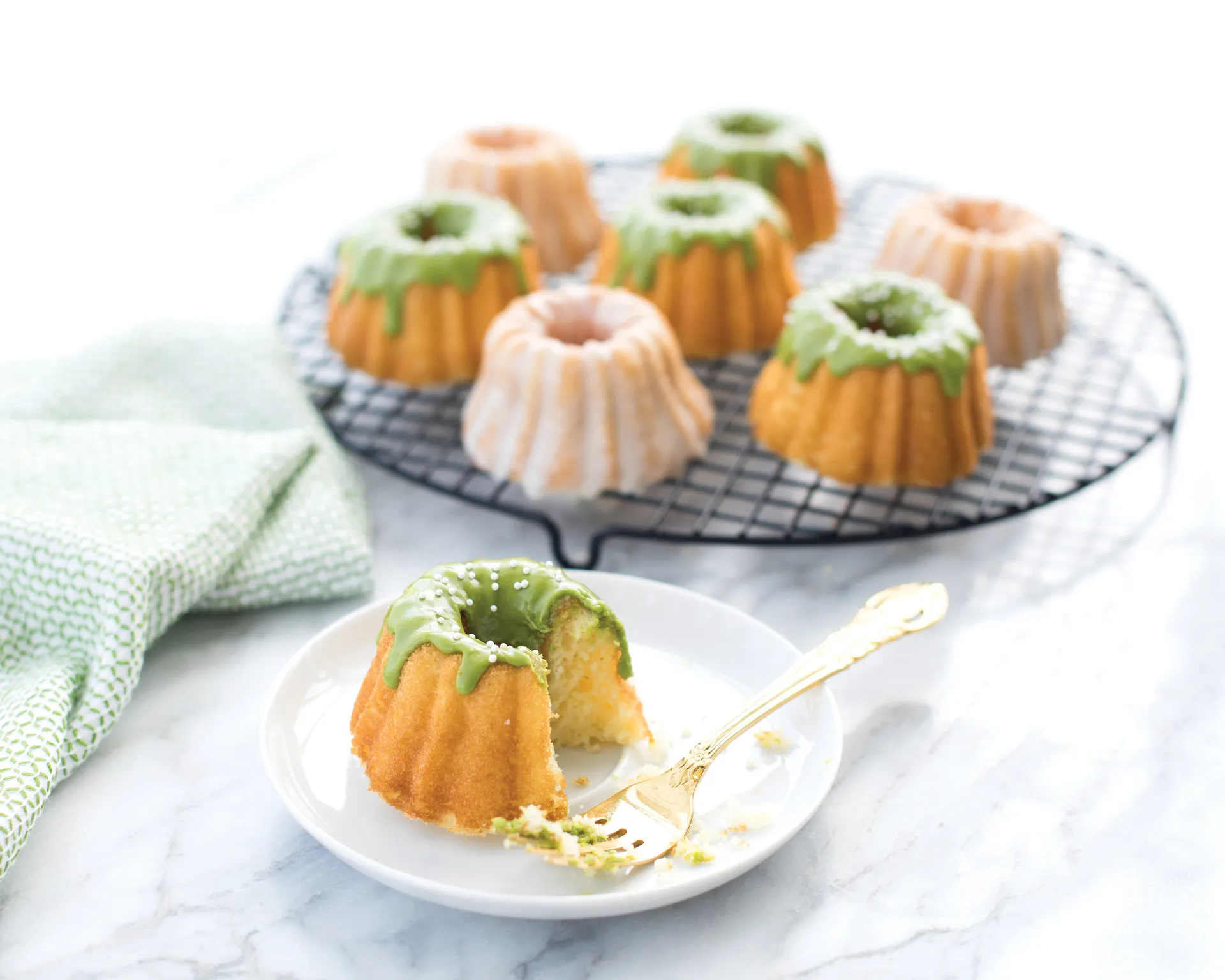 Nordic Ware anniversary bundtlette bakform silver, 1,1 L Nordic Ware