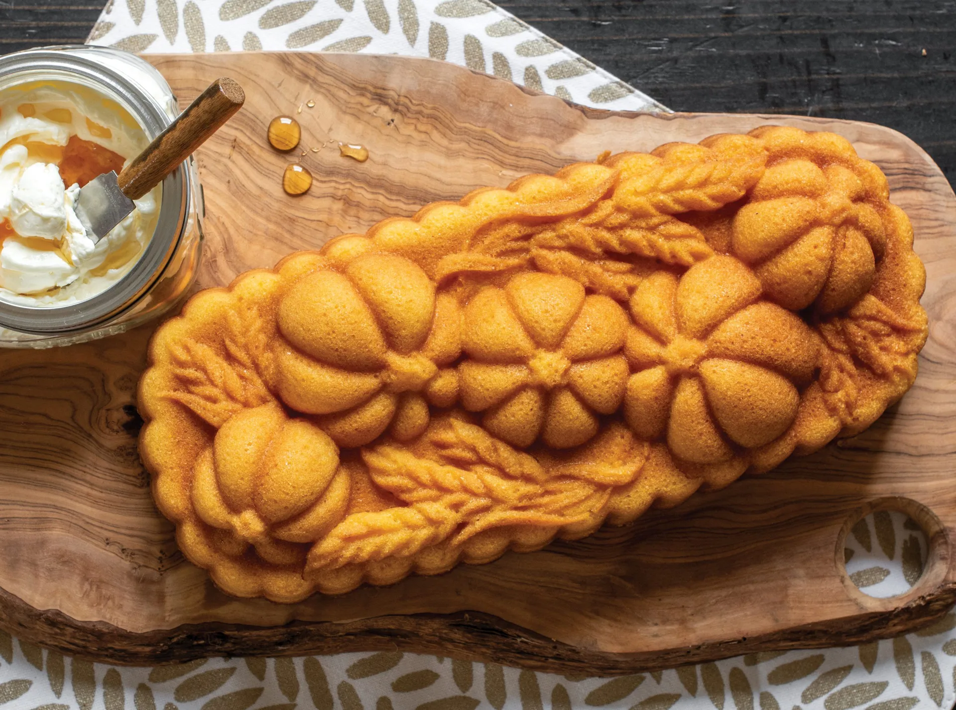 Nordic Ware Wheat & Pumpkin brödform 1,4 L, Brons Nordic Ware