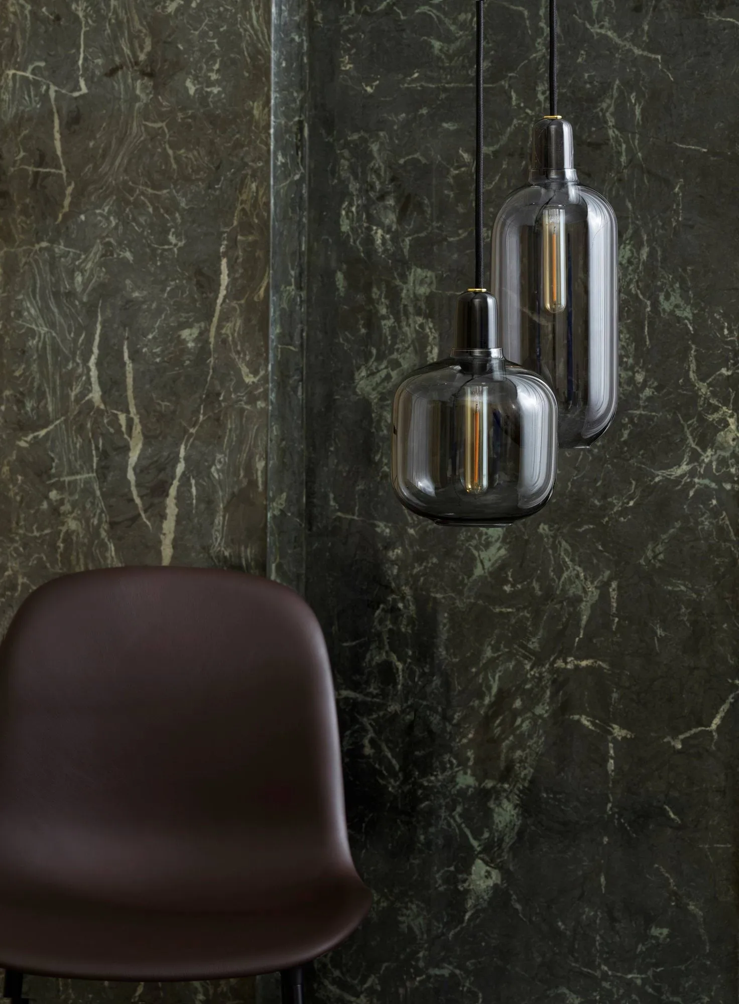 Amp lampa stor, grå-svart Normann Copenhagen