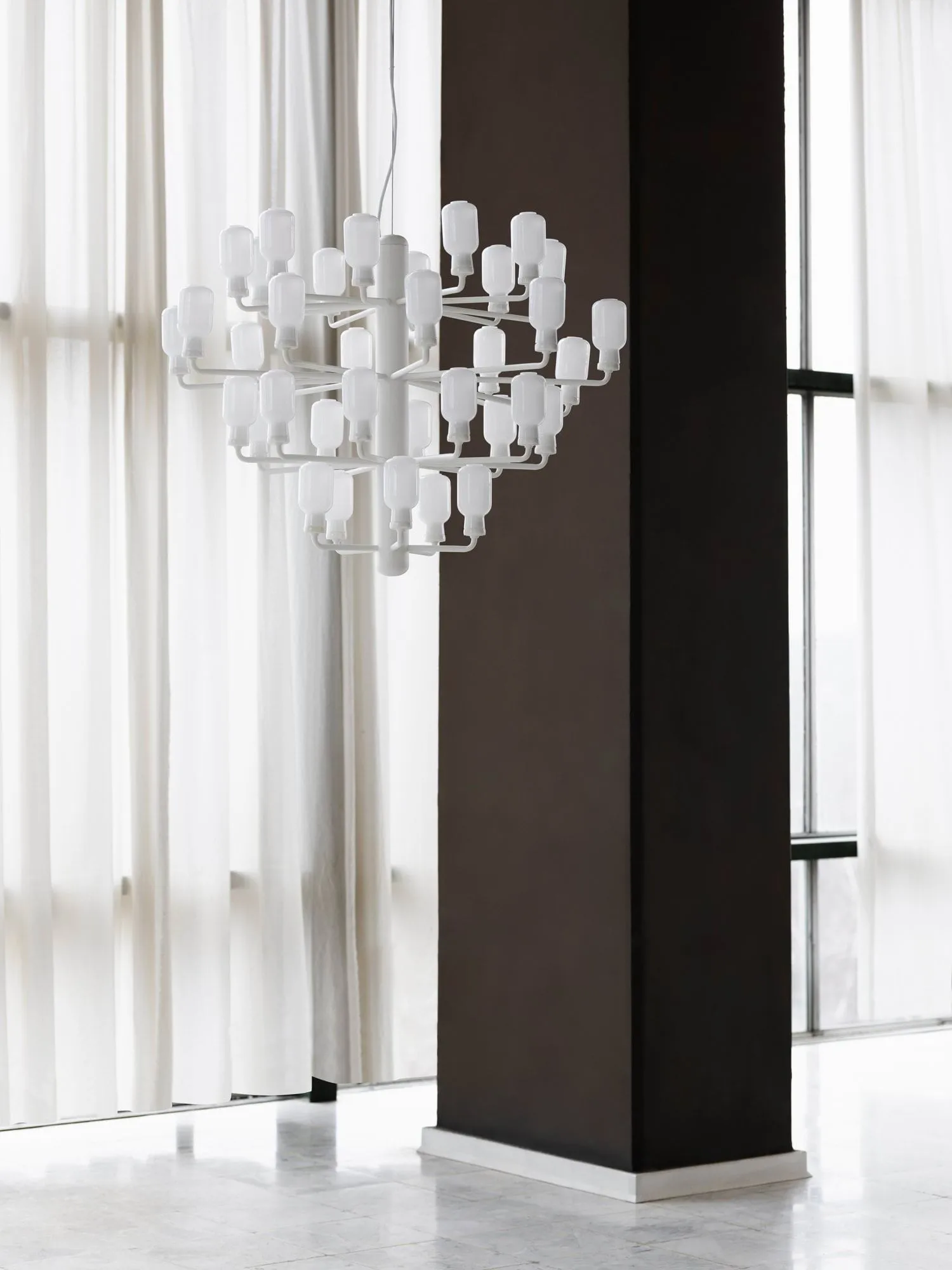 Amp ljuskrona, white, large Normann Copenhagen