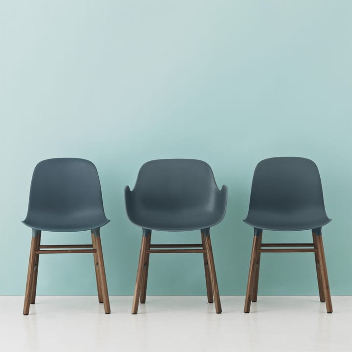 Form Chair stol valnötsben 2-pack - blå-valnöt - Normann Copenhagen