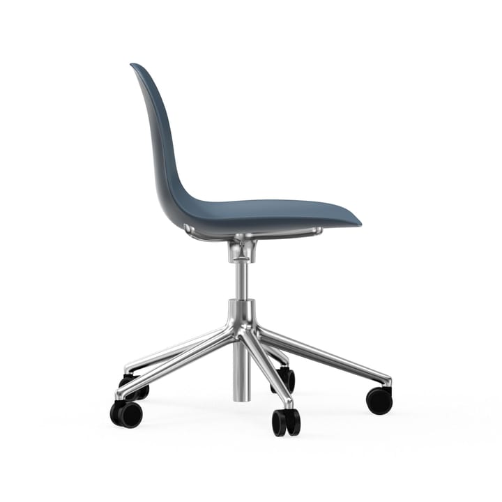 Form chair swivel 5W kontorsstol - blå, aluminium hjul - Normann Copenhagen