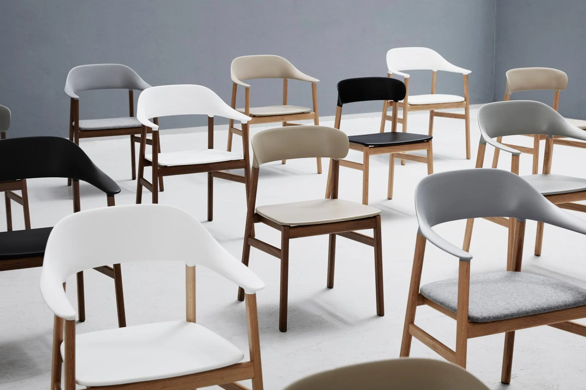 Herit karmstol ek, Dusty Green Normann Copenhagen