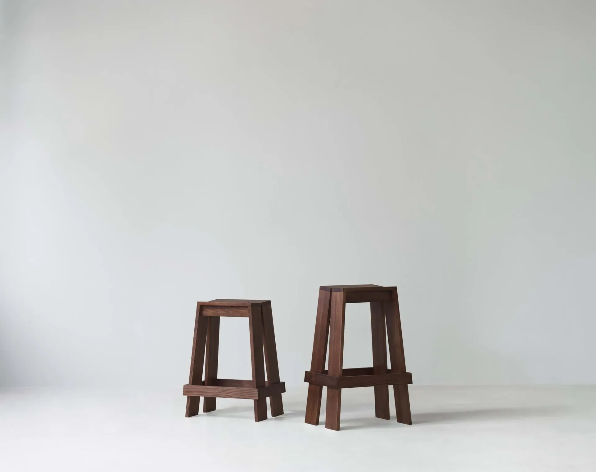 Let barpall 65 cm, Brown Stained Ash Normann Copenhagen