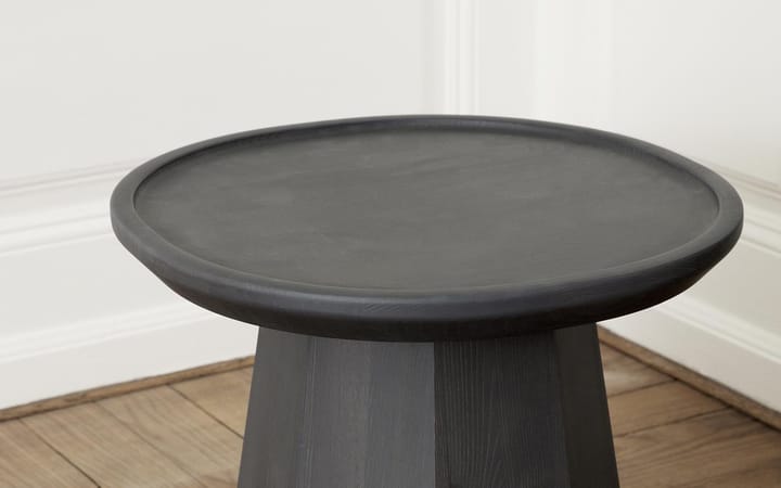 Pine table small sidobord Ø45 cm H:40,6 cm - Dark Grey - Normann Copenhagen