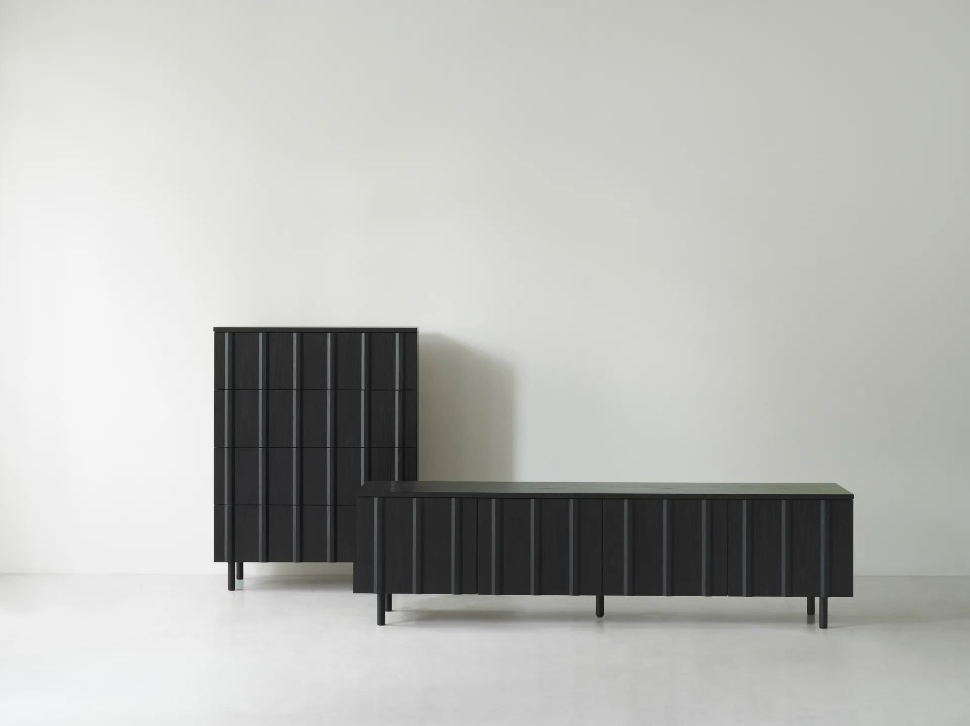 Rib dresser 4 lådor, Soft Black Normann Copenhagen