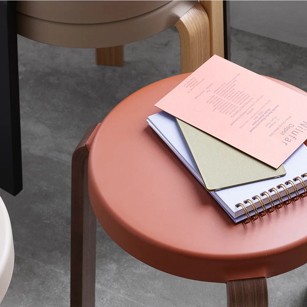 Tap pall, grey, valnötsben Normann Copenhagen