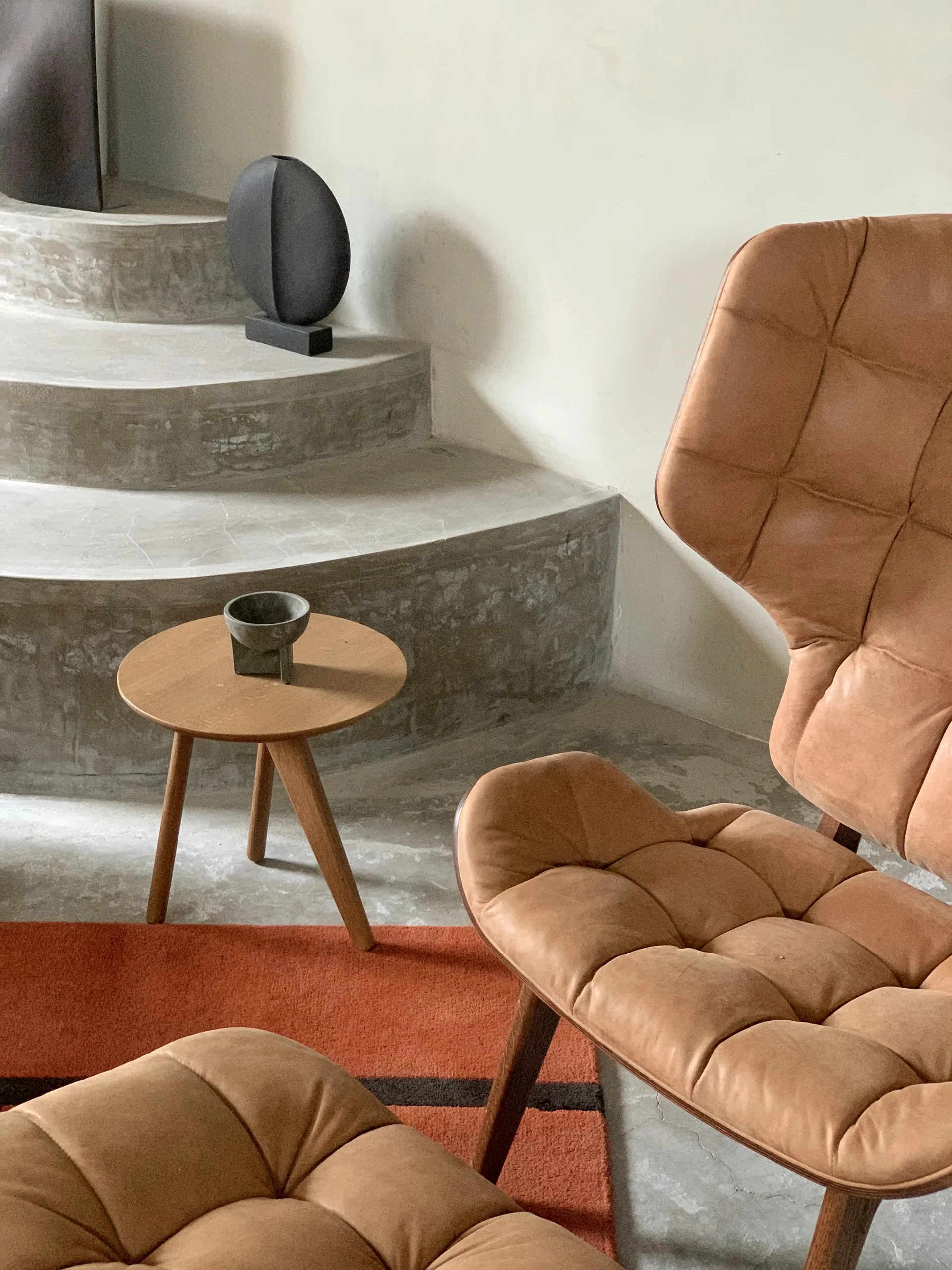 Fin sidobord Ø40 cm, Light smoked NORR11