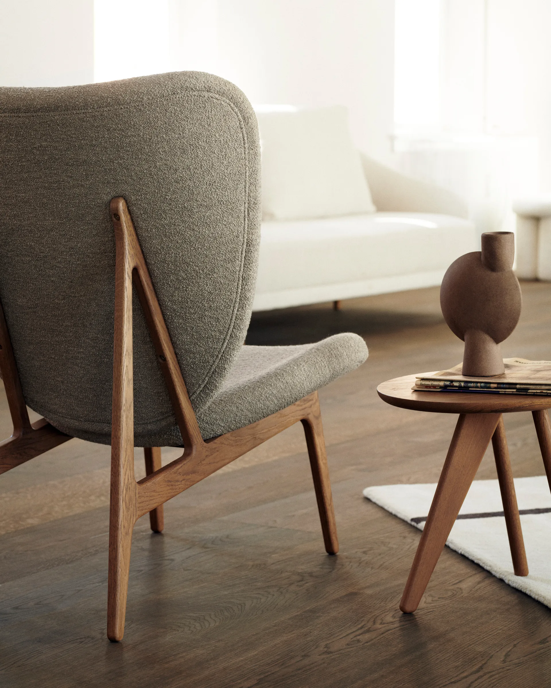 Fin sidobord Ø40 cm, Light smoked NORR11