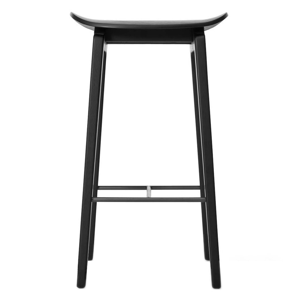 NORR11 NY11 barstol 65 cm Svartbetsad ek | Skandinavisk Design | Barstolar | Svart