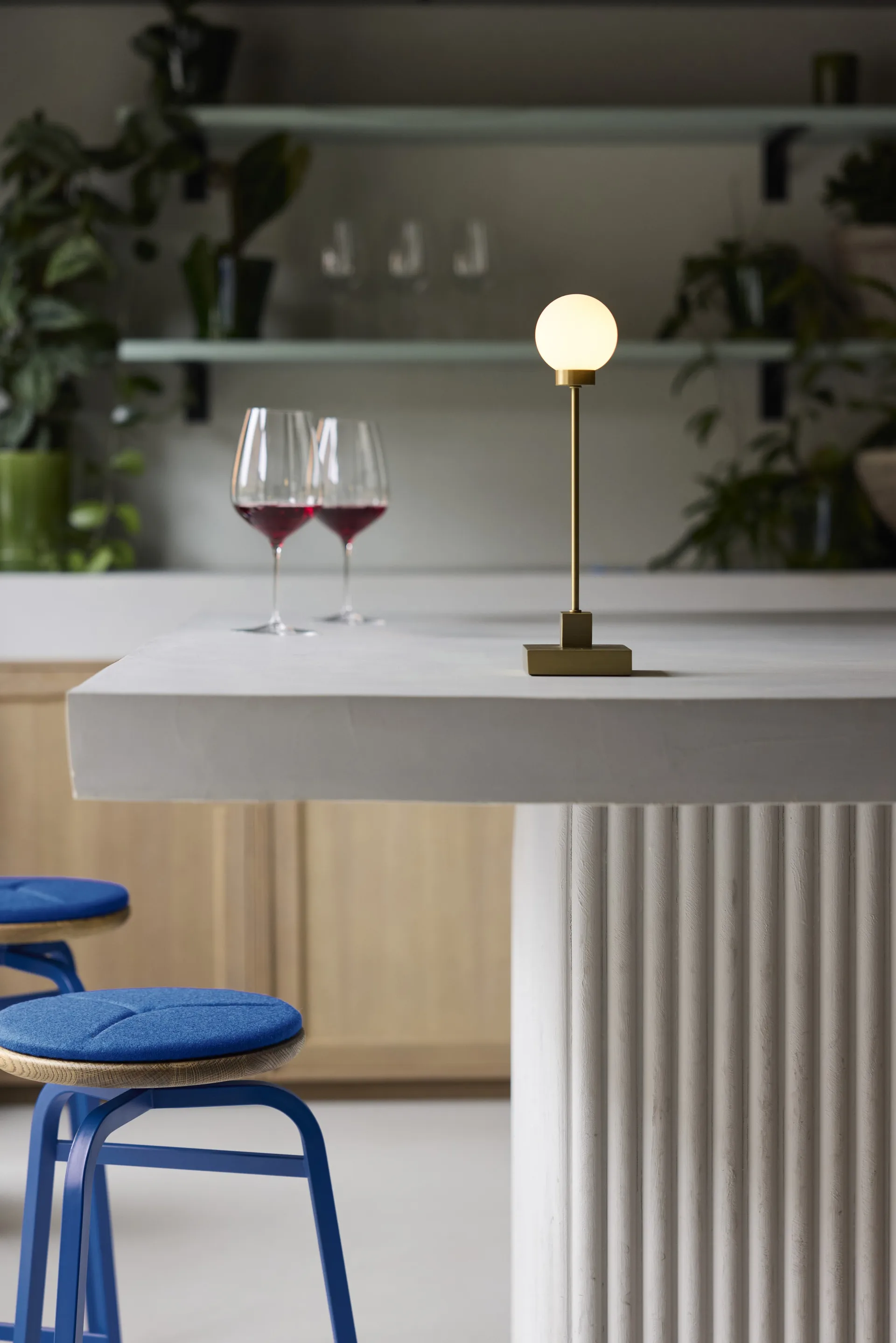 Snowball portabel bordslampa 33 cm, Mässing Northern