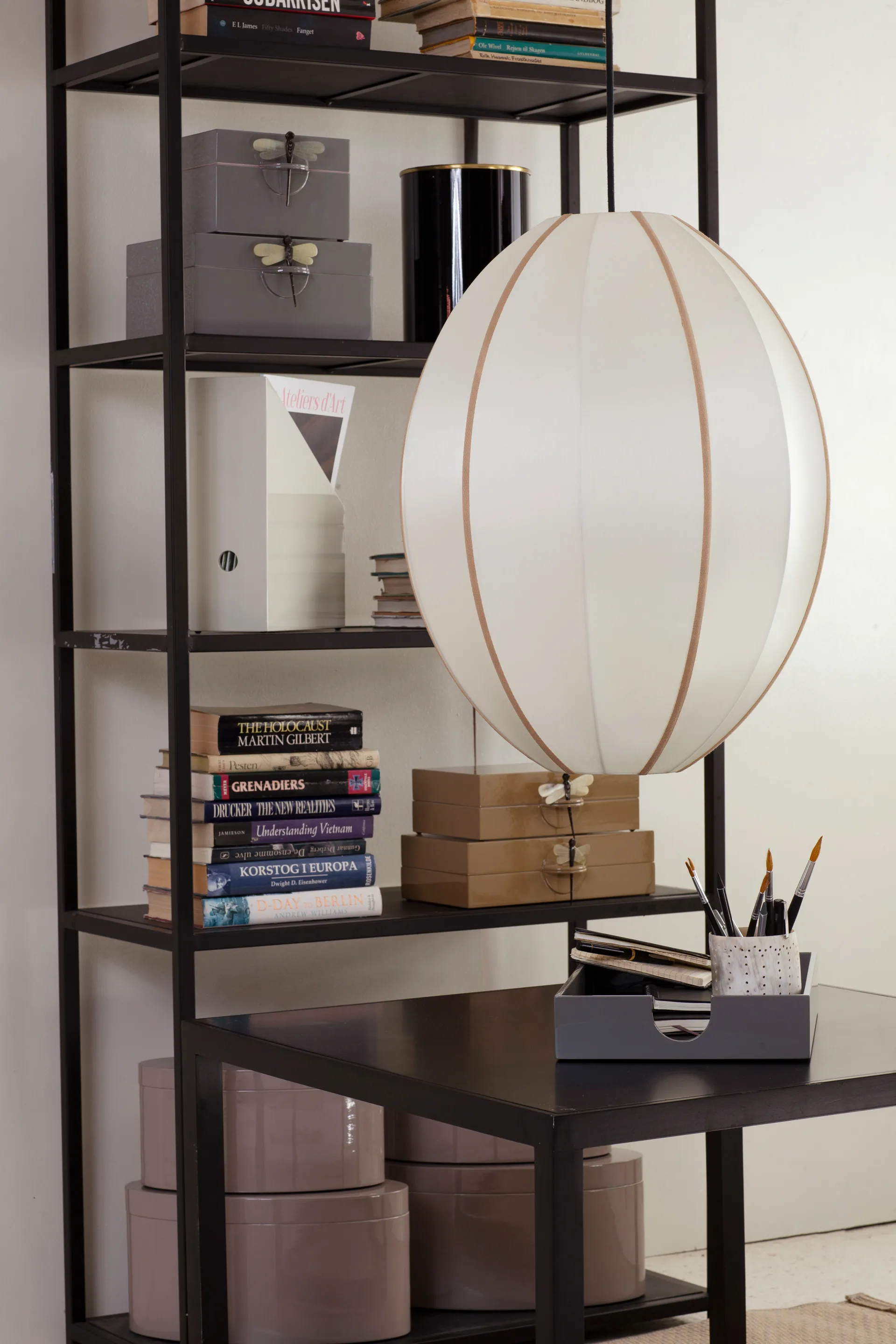 Indochina Classic Oval L lampskärm, Offwhite-amber Oi Soi Oi