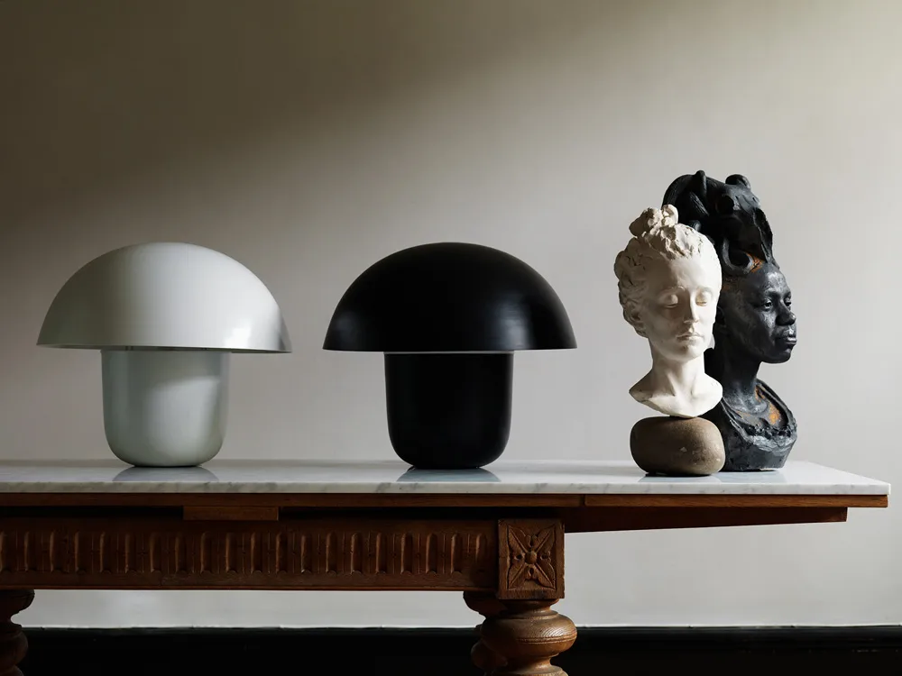 Carl-Johan bordslampa Ø40 cm, Svart Olsson & Jensen