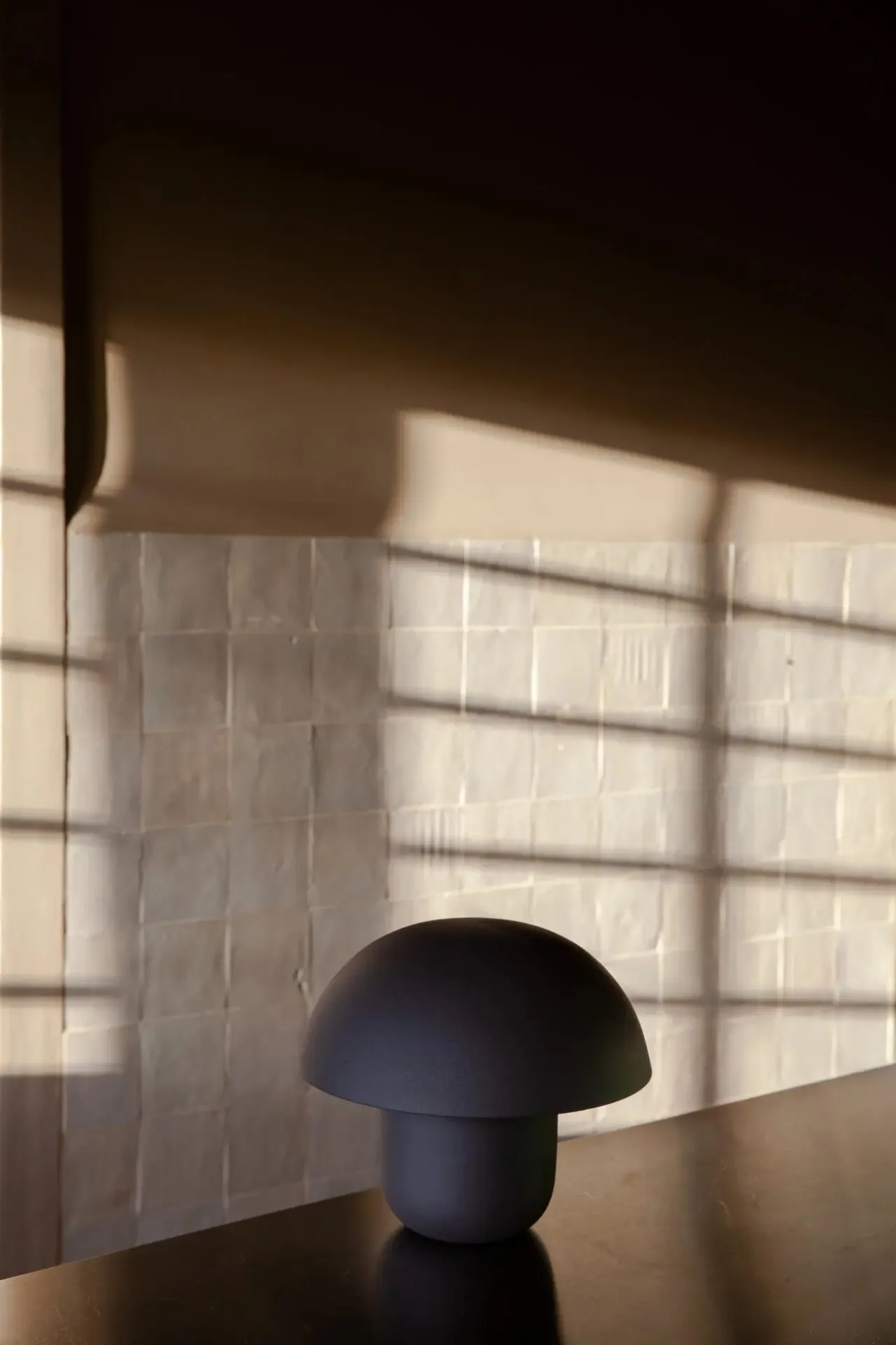 Carl-Johan bordslampa mini Ø29 cm, Grå Olsson & Jensen