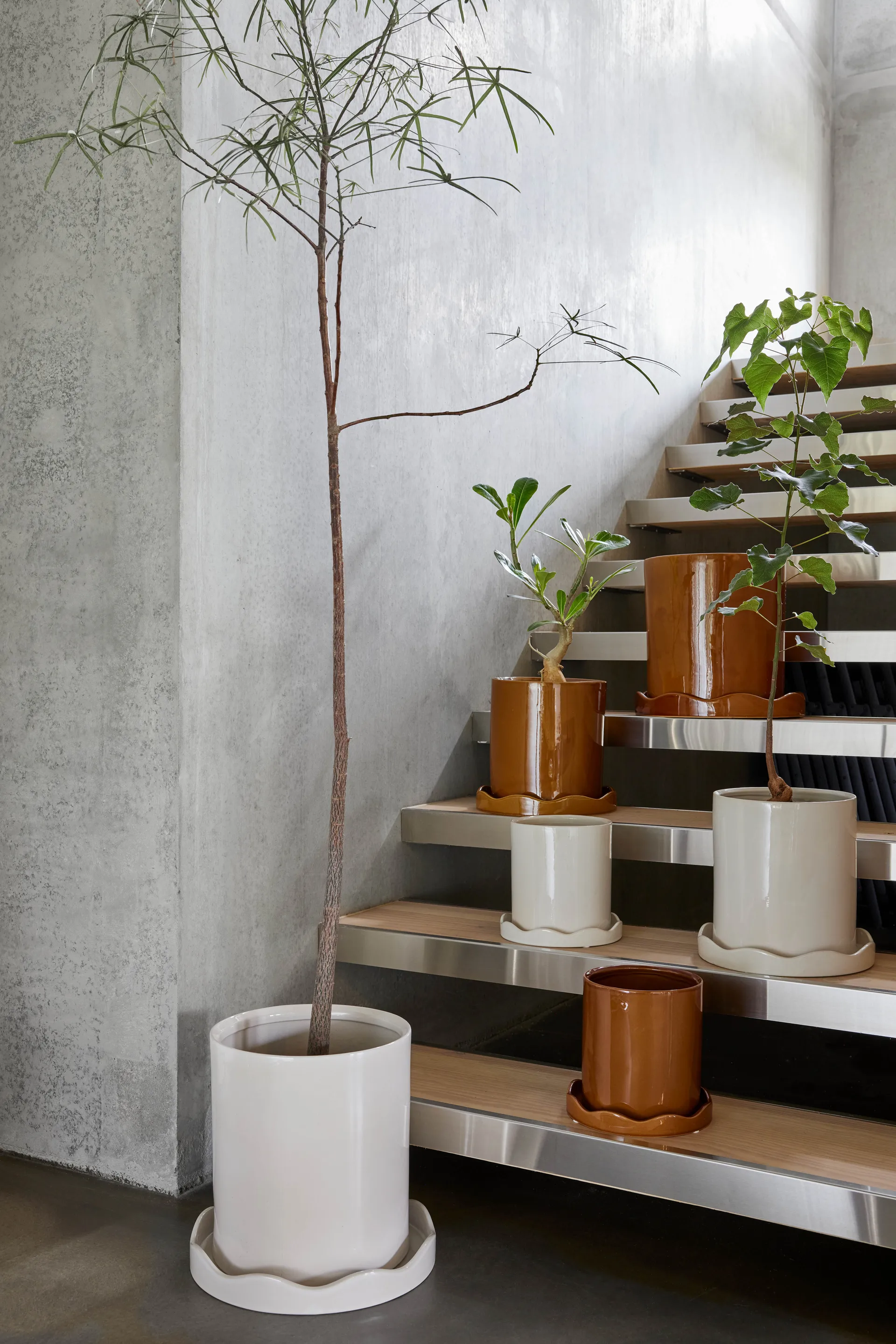 Nami kruka med fat Ø21,5 cm medium, White OYOY