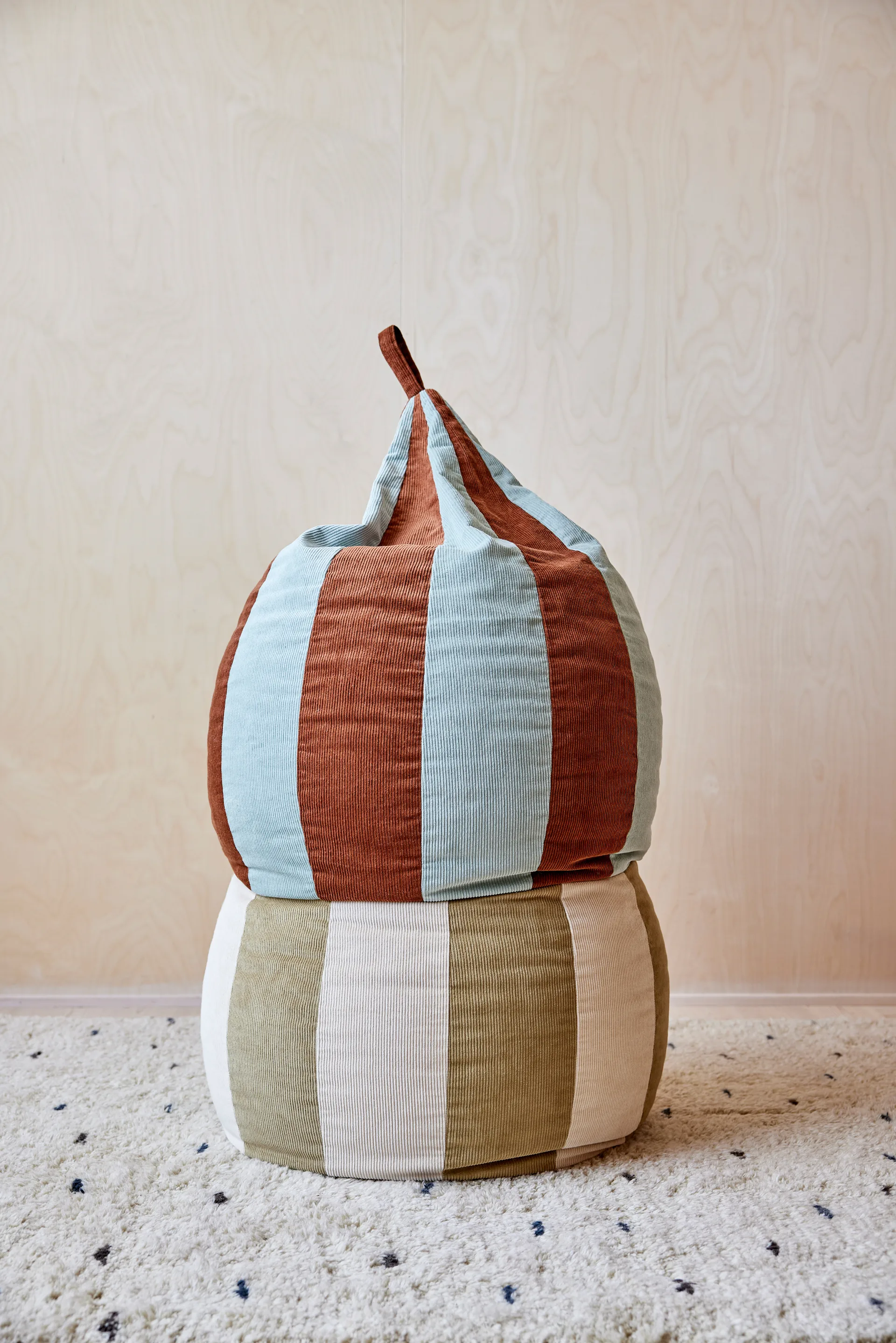 OYOY Dot matta, Offwhite, 240x300 cm OYOY