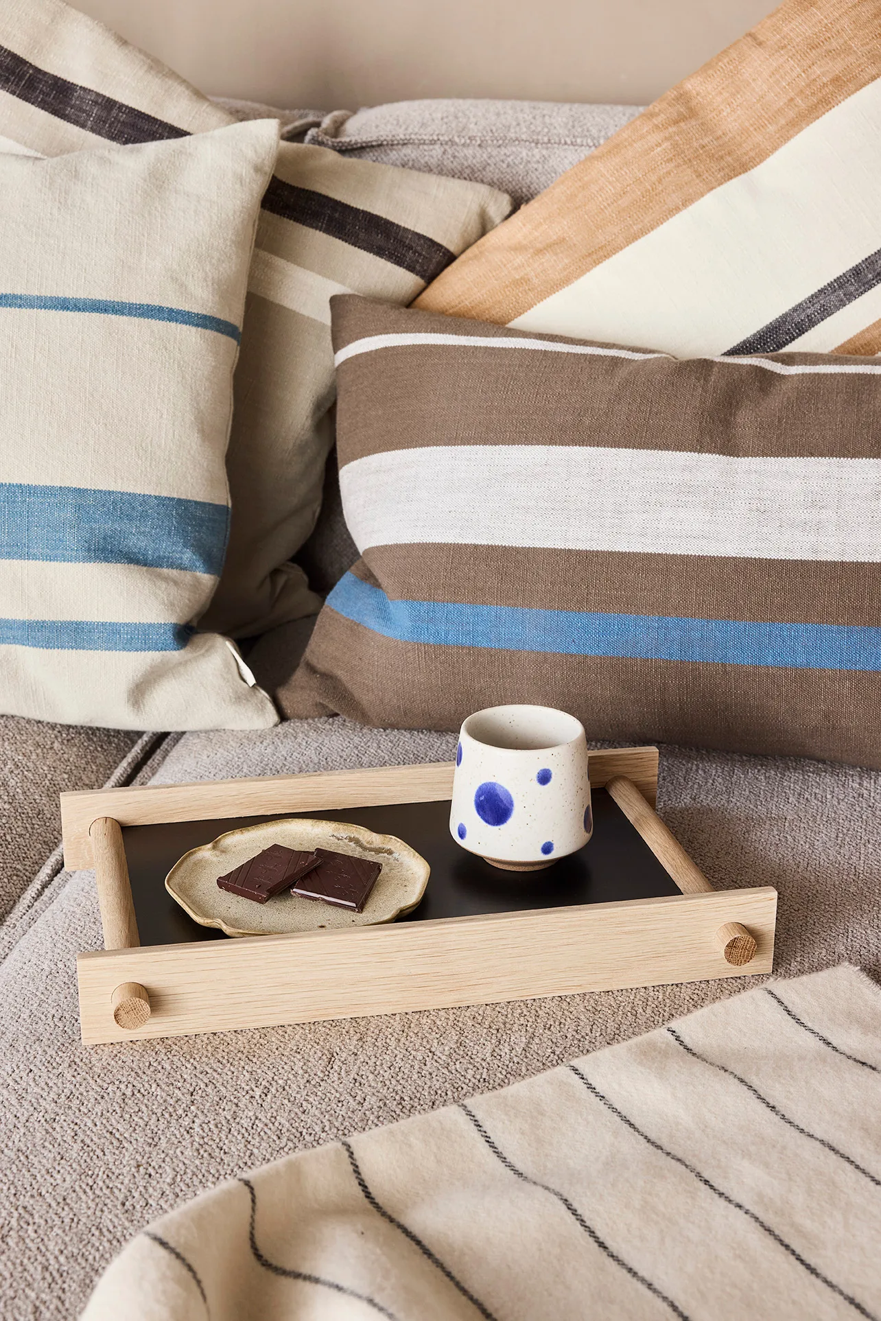 Pieni bricka small 23,5x36,5 cm, Cherry red OYOY