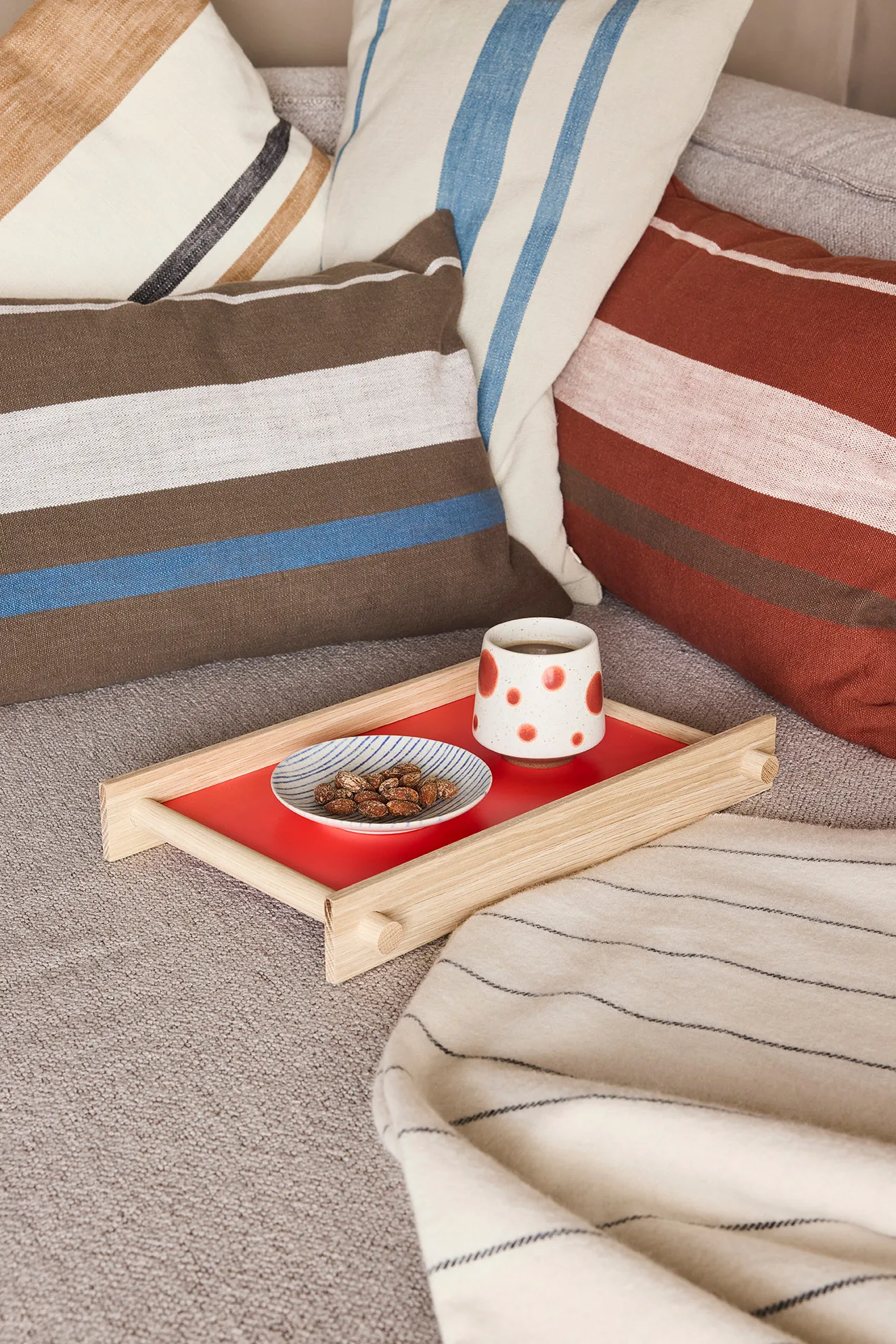 Pieni bricka small 23,5x36,5 cm, Cherry red OYOY