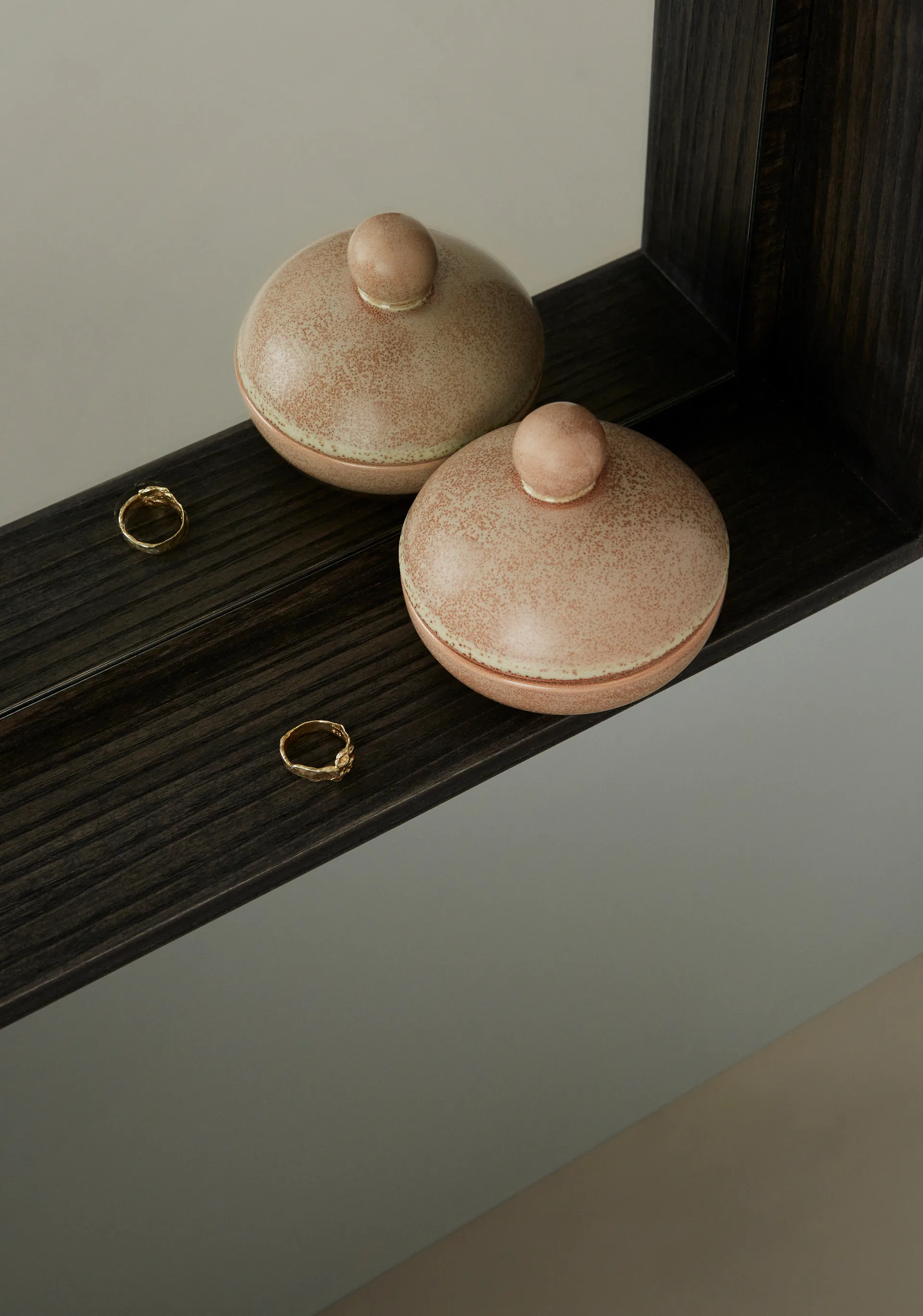 Saga Bonbonniere skål med lock låg Ø8 cm, Camel OYOY