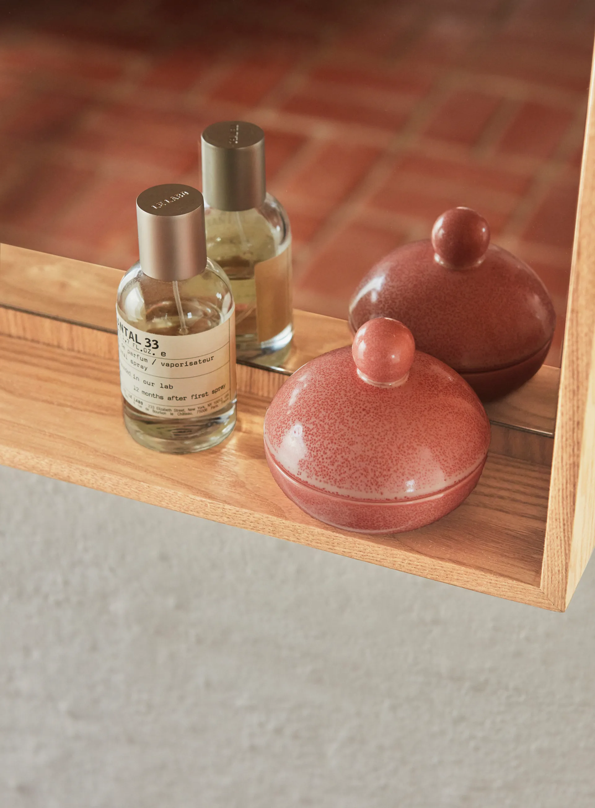 Saga Bonbonniere skål med lock låg Ø8 cm, Coral OYOY