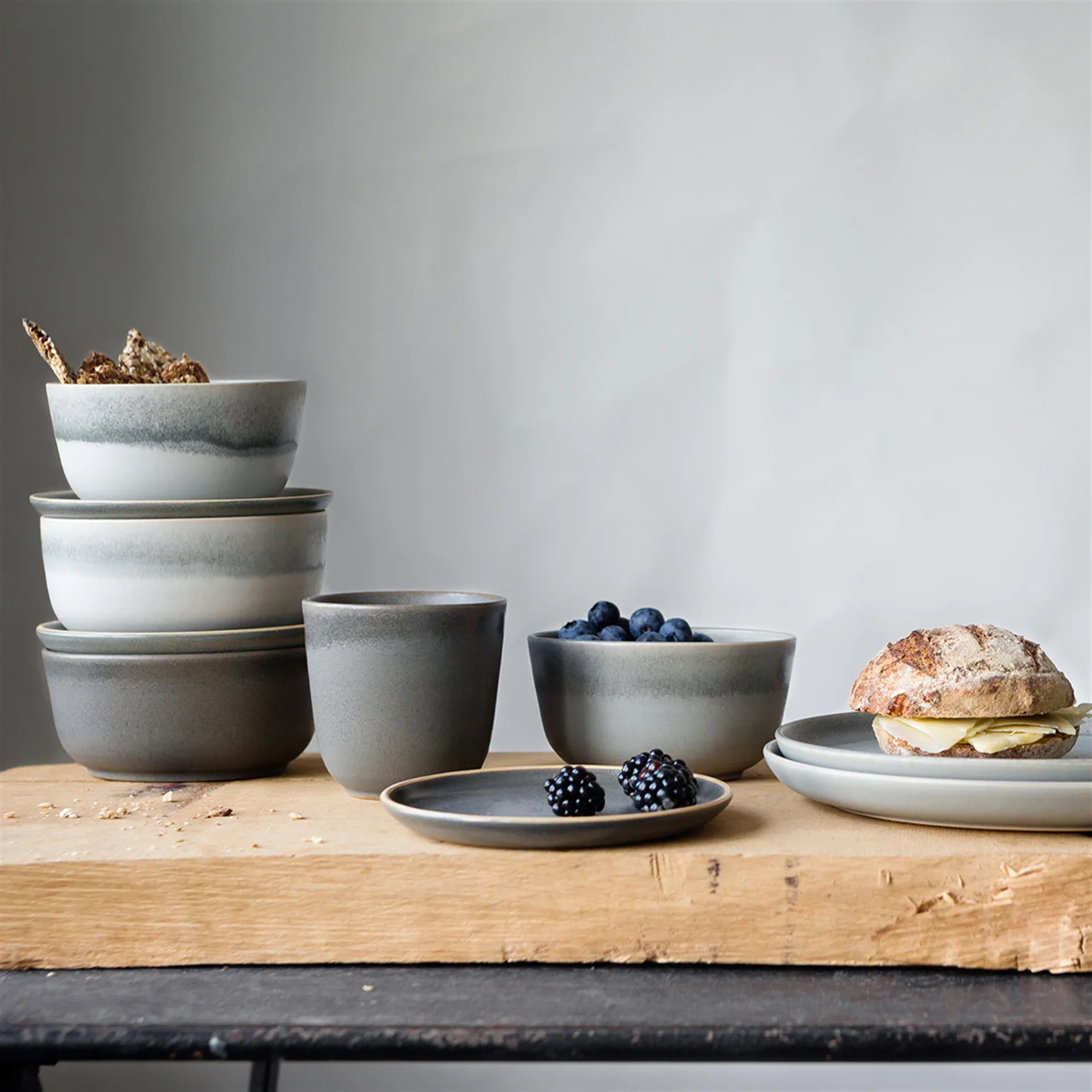 Morgon Grå skål stor, kalk Paradisverkstaden