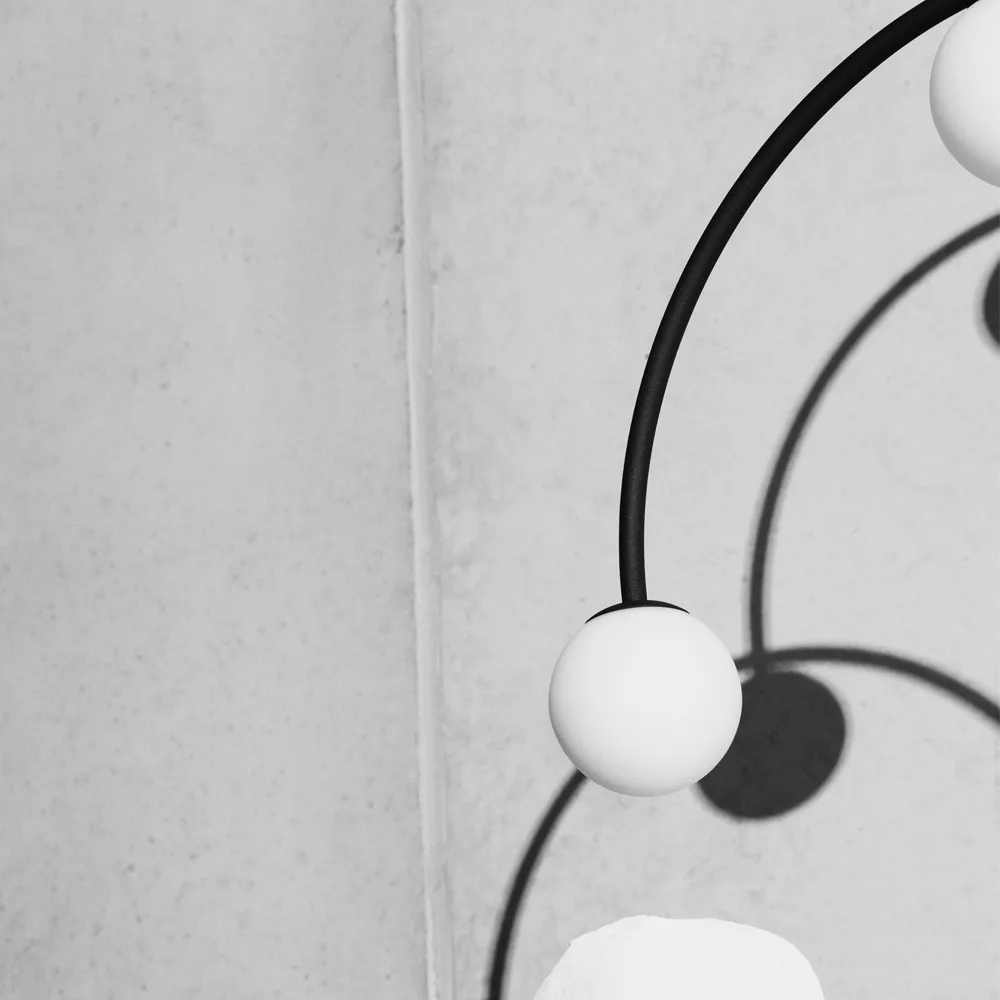 Bounce 169 pendel, svart, opalglas Pholc