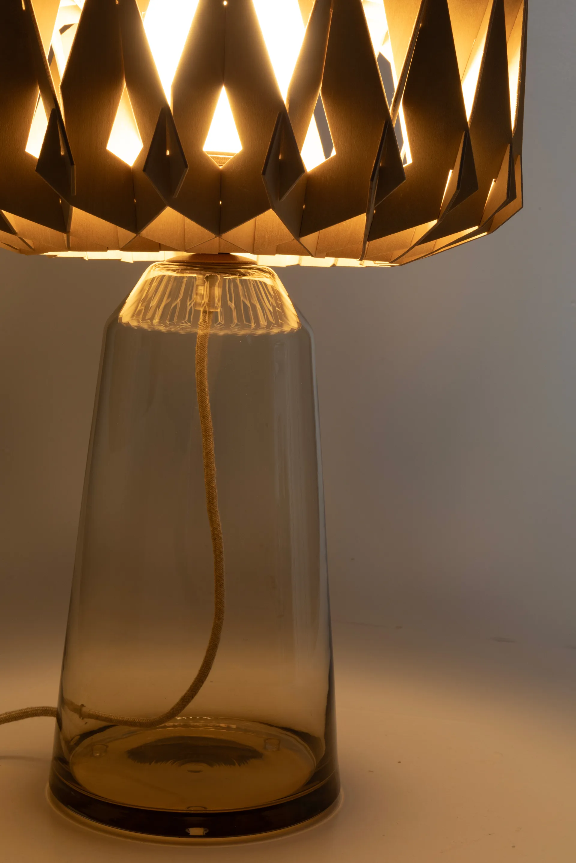 Signature 35 bordslampa, Amber-björk, Ø36,5x53 cm Pilke