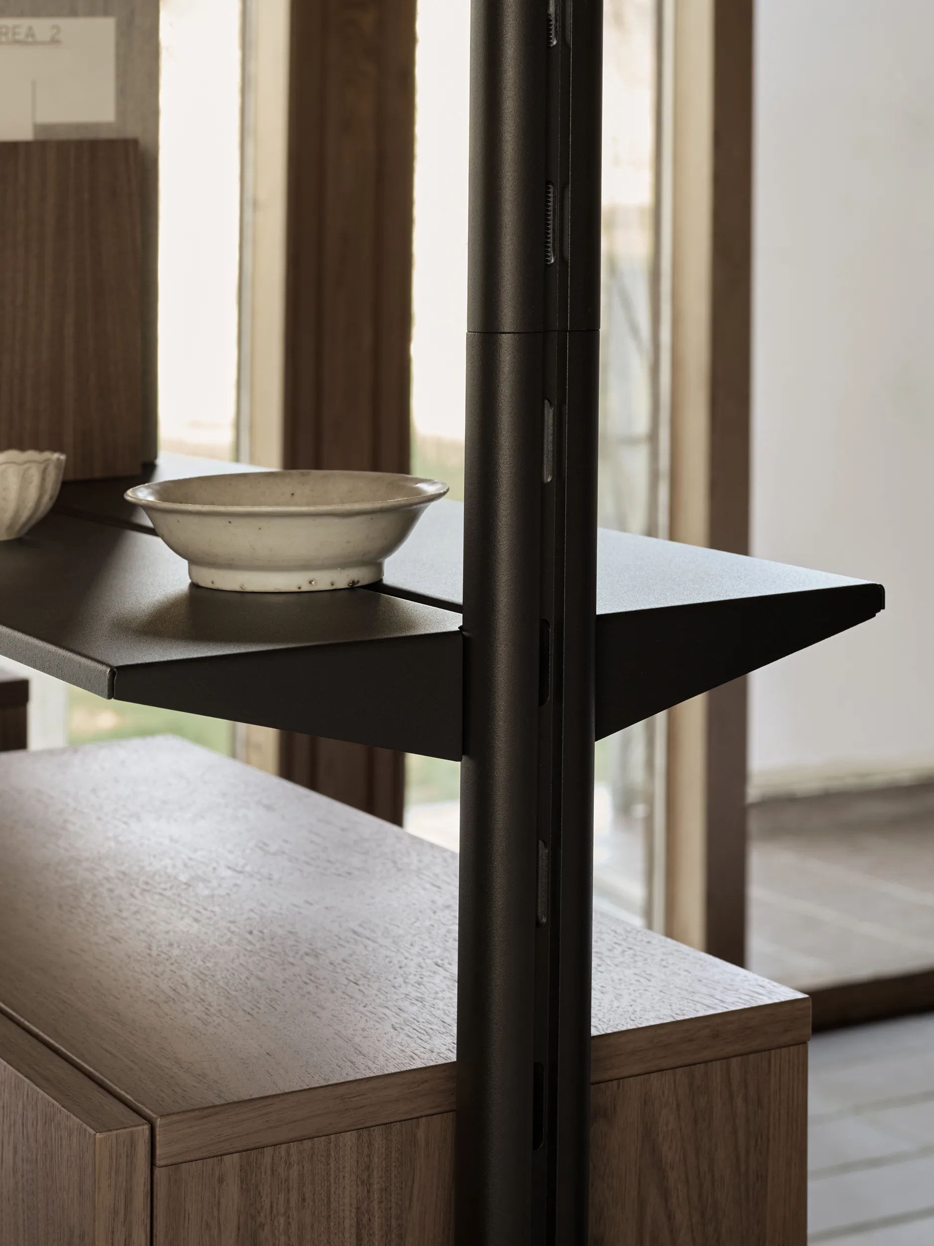 Pira G2 hyllsystem F C B Black/Walnut 256-264 cm,  Pira