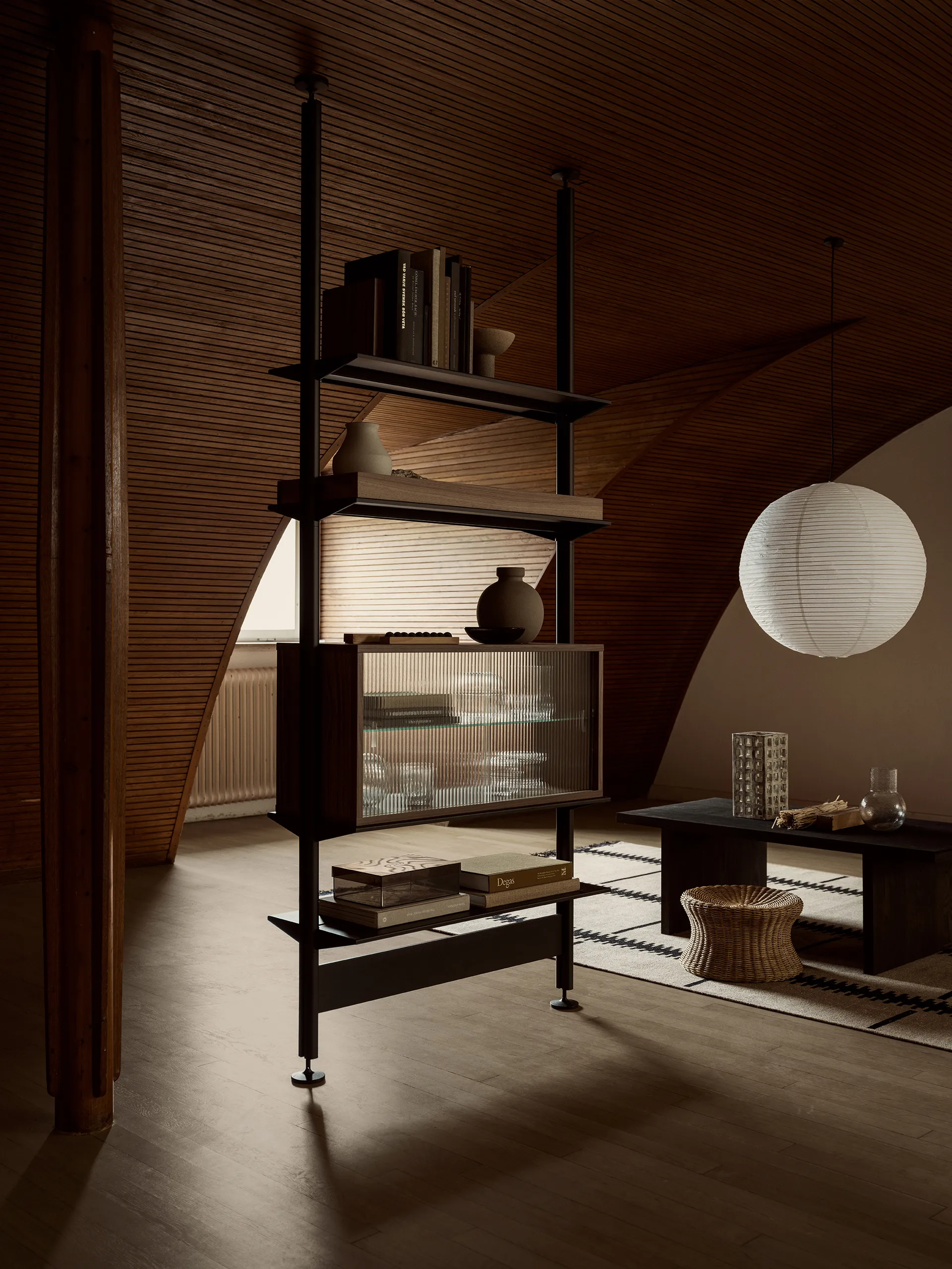 Pira vitrinskåp, Valnöt-räfflat glas, 70x31 cm, 4 dörrar Pira