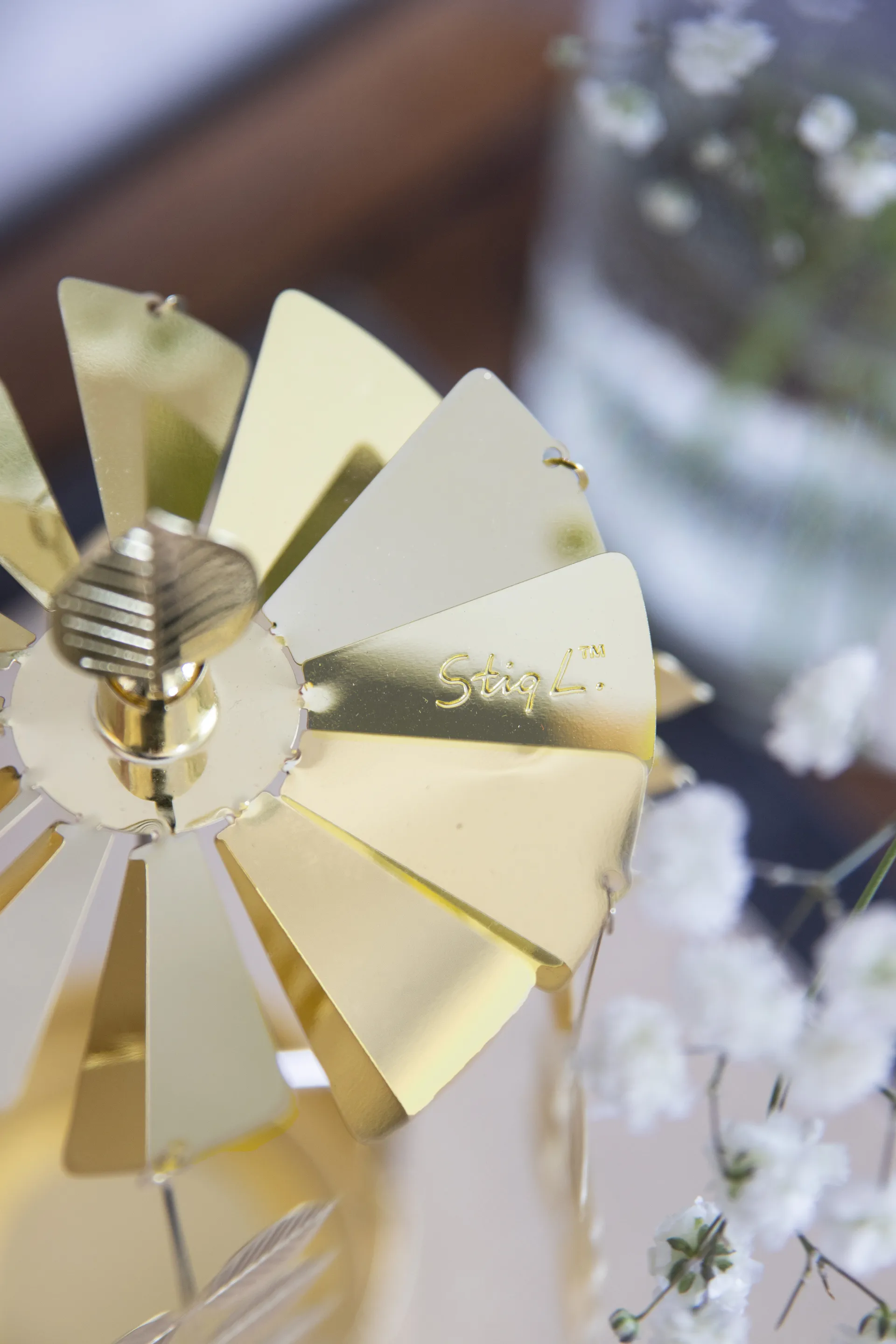 Stig L Berså änglaspel medium, Guld Pluto Design