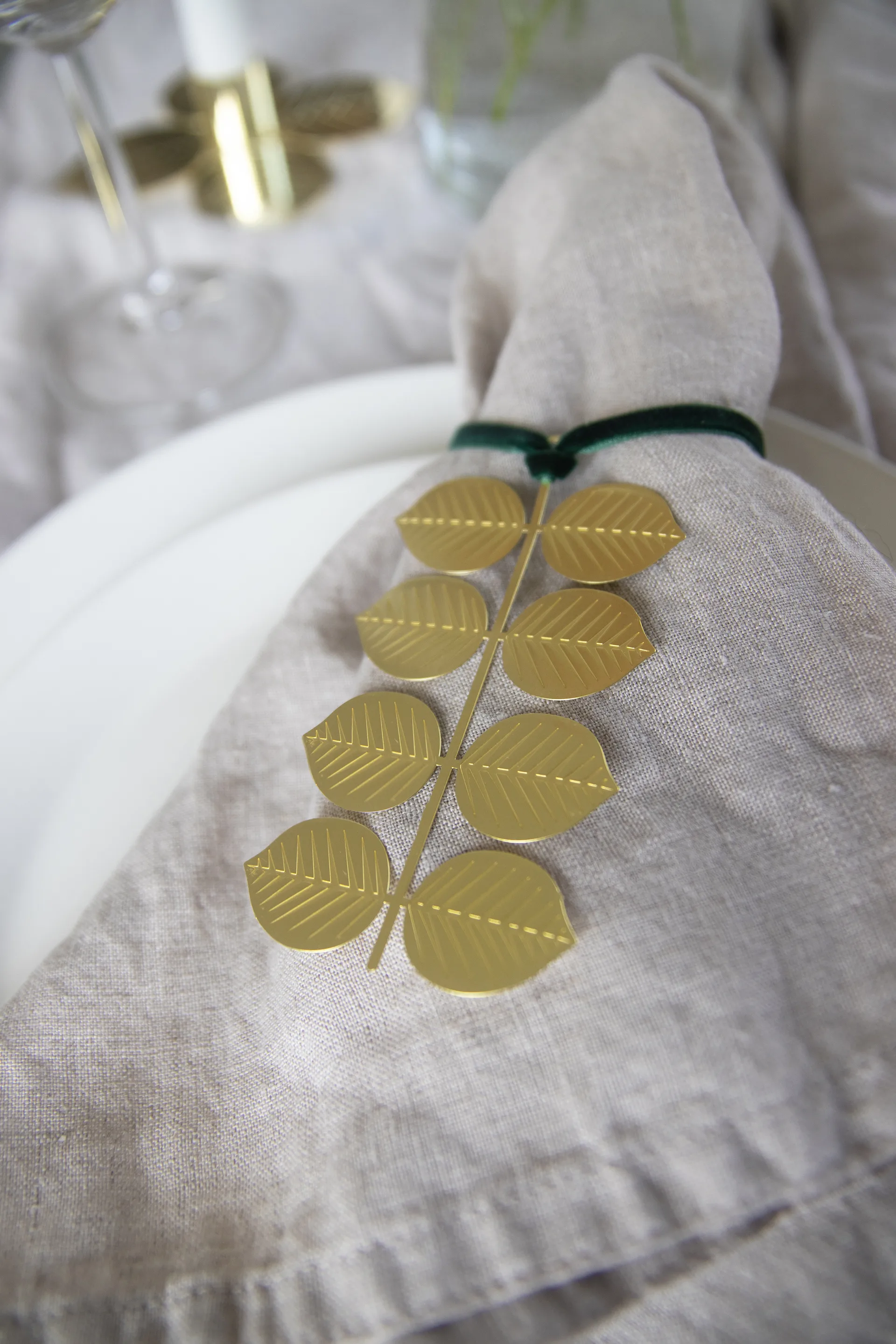 Stig L Berså julgranshänge, Guld Pluto Design