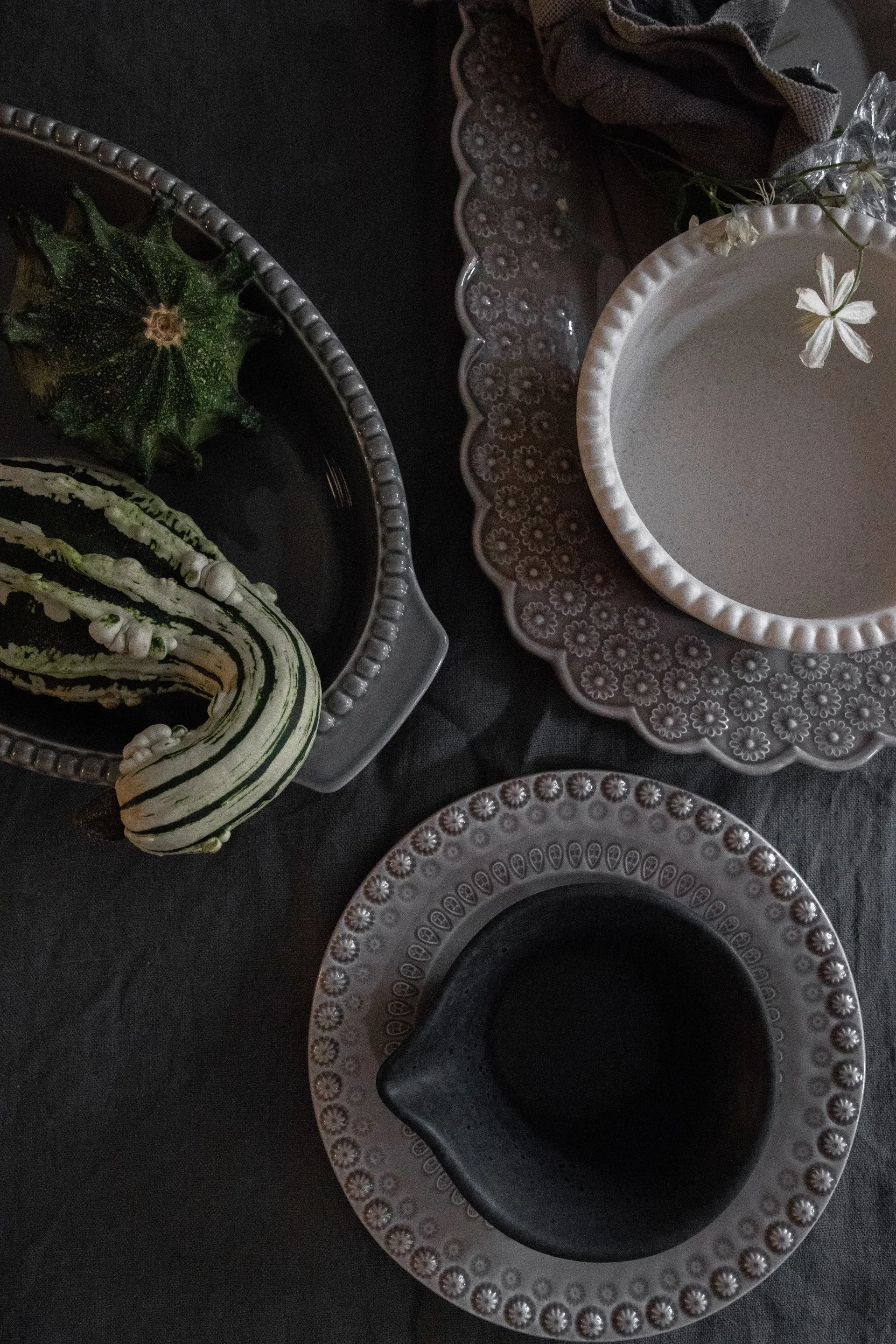 Ditsy ovalt uppläggningsfat, Greige (beige) PotteryJo