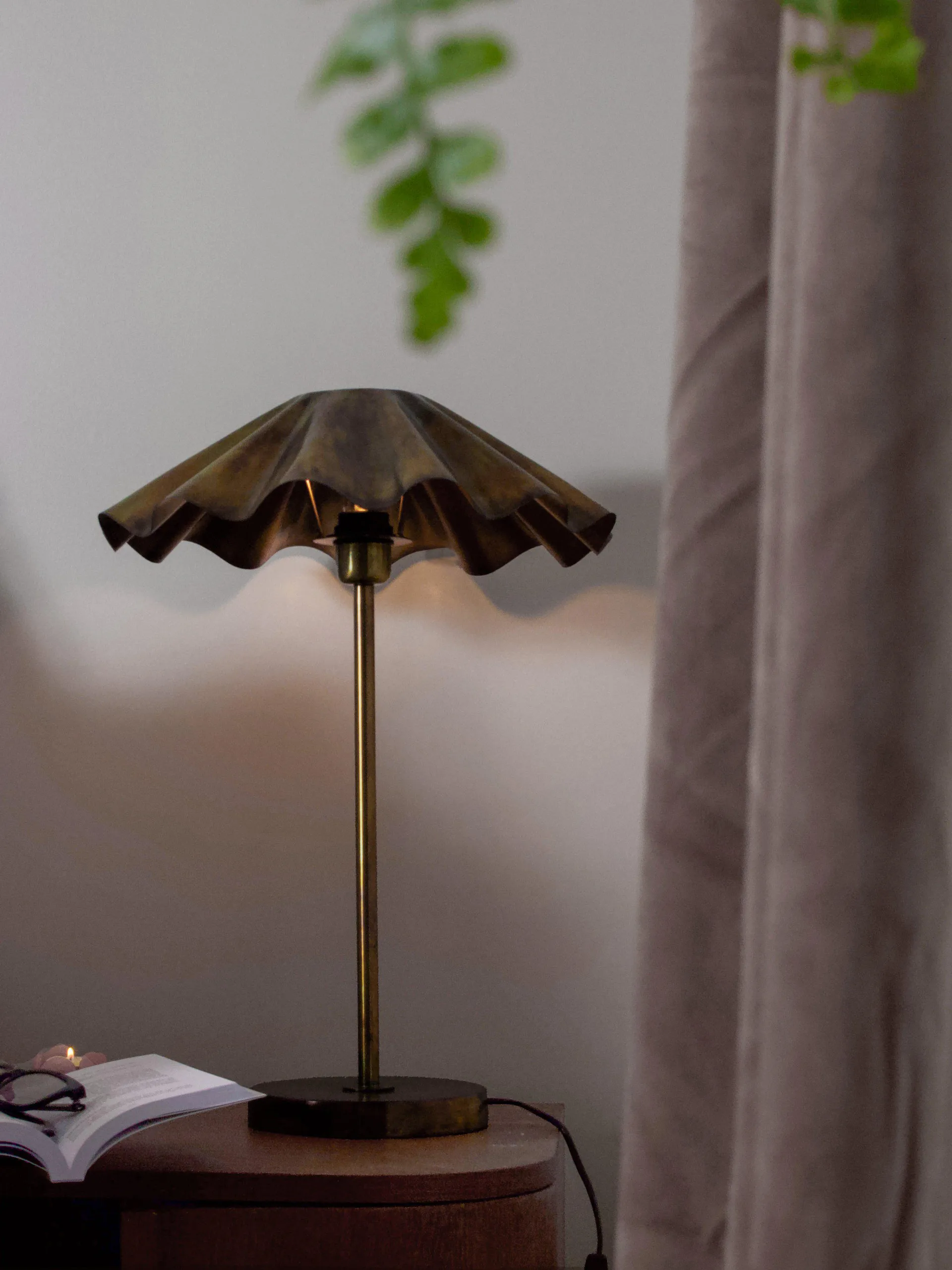 Aira bordslampa, Bränd mässing, 54 cm PR Home