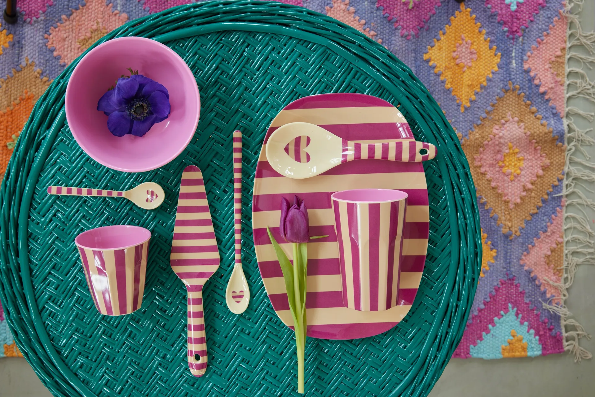 Rice melamintallrik 22x30 cm, Graphic flower RICE